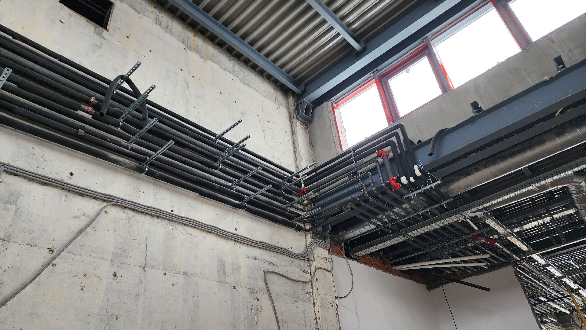 Строительство физкультурно-оздоровительного комплекса, Внутрення отделка ФОК, Утепление фасада эллинга,