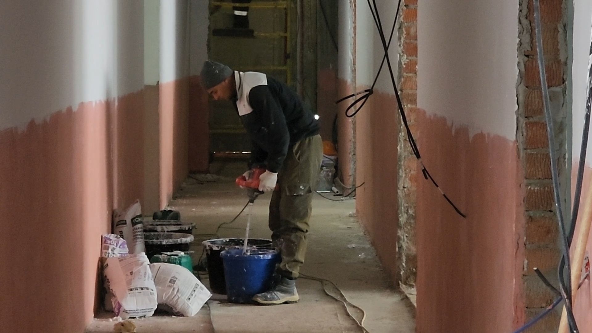 Строительство физкультурно-оздоровительного комплекса, Внутрення отделка ФОК, Утепление фасада эллинга,