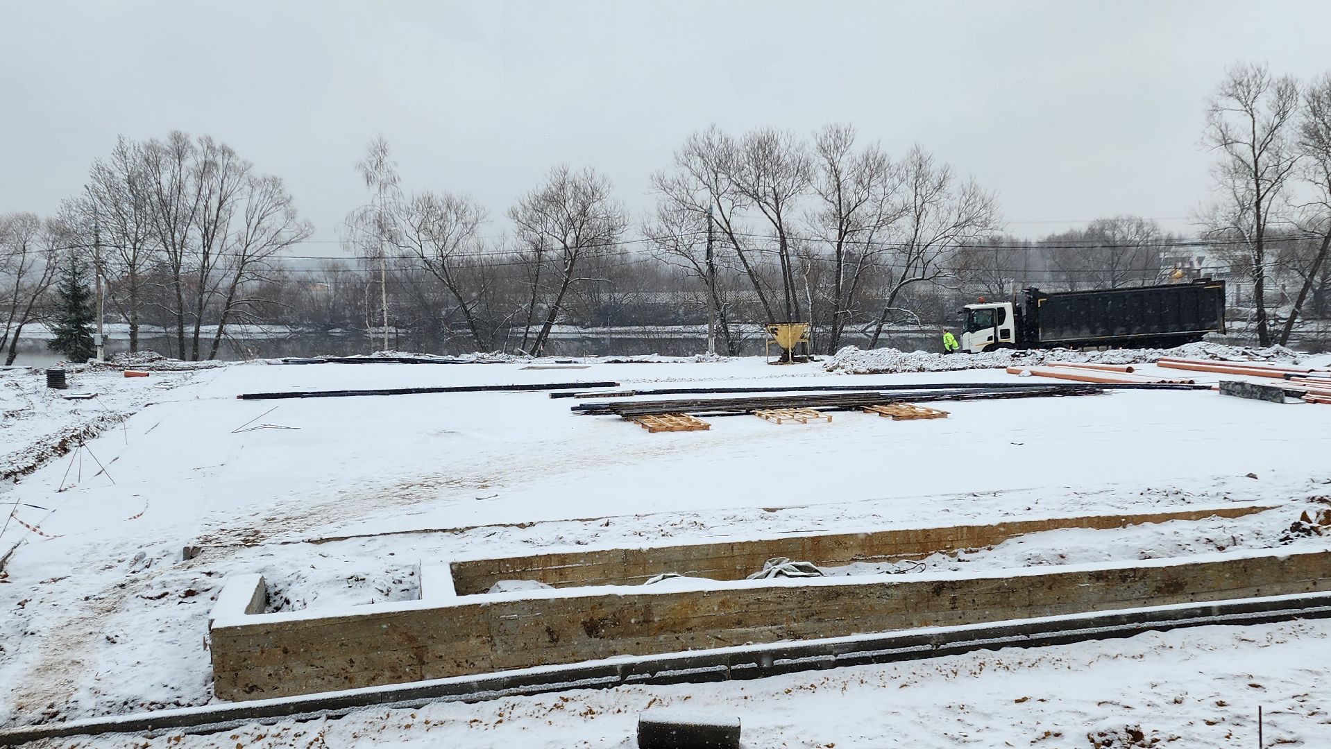 Строительство физкультурно-оздоровительного комплекса, Внутрення отделка ФОК, Утепление фасада эллинга,