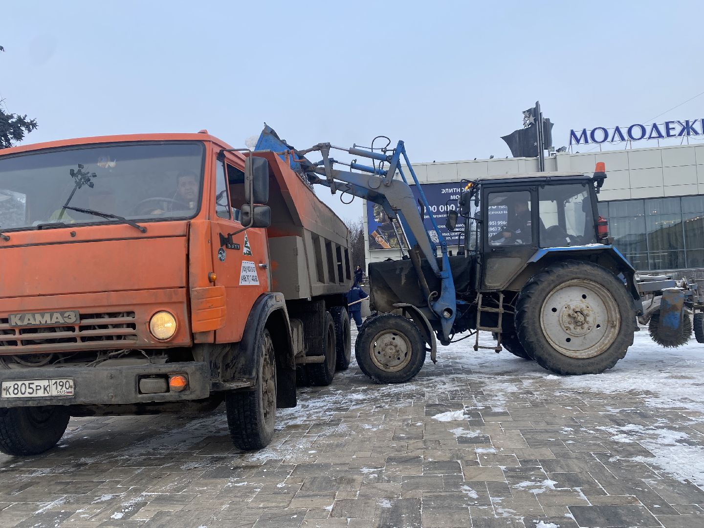 подмосковье, домодедово, снег, уборка снега, коммунальная служба,