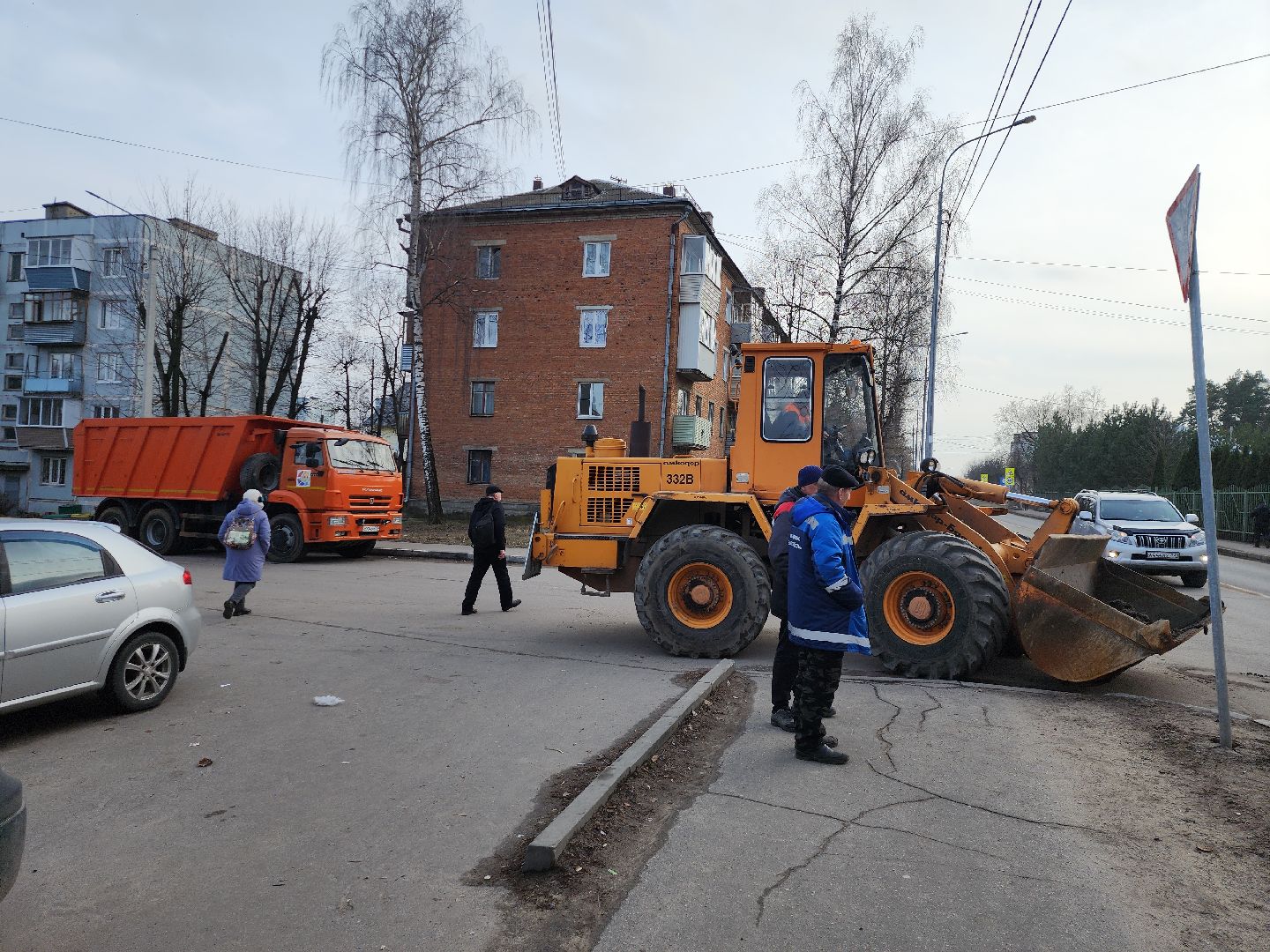 серпухов, подмосковье, уборка улиц,