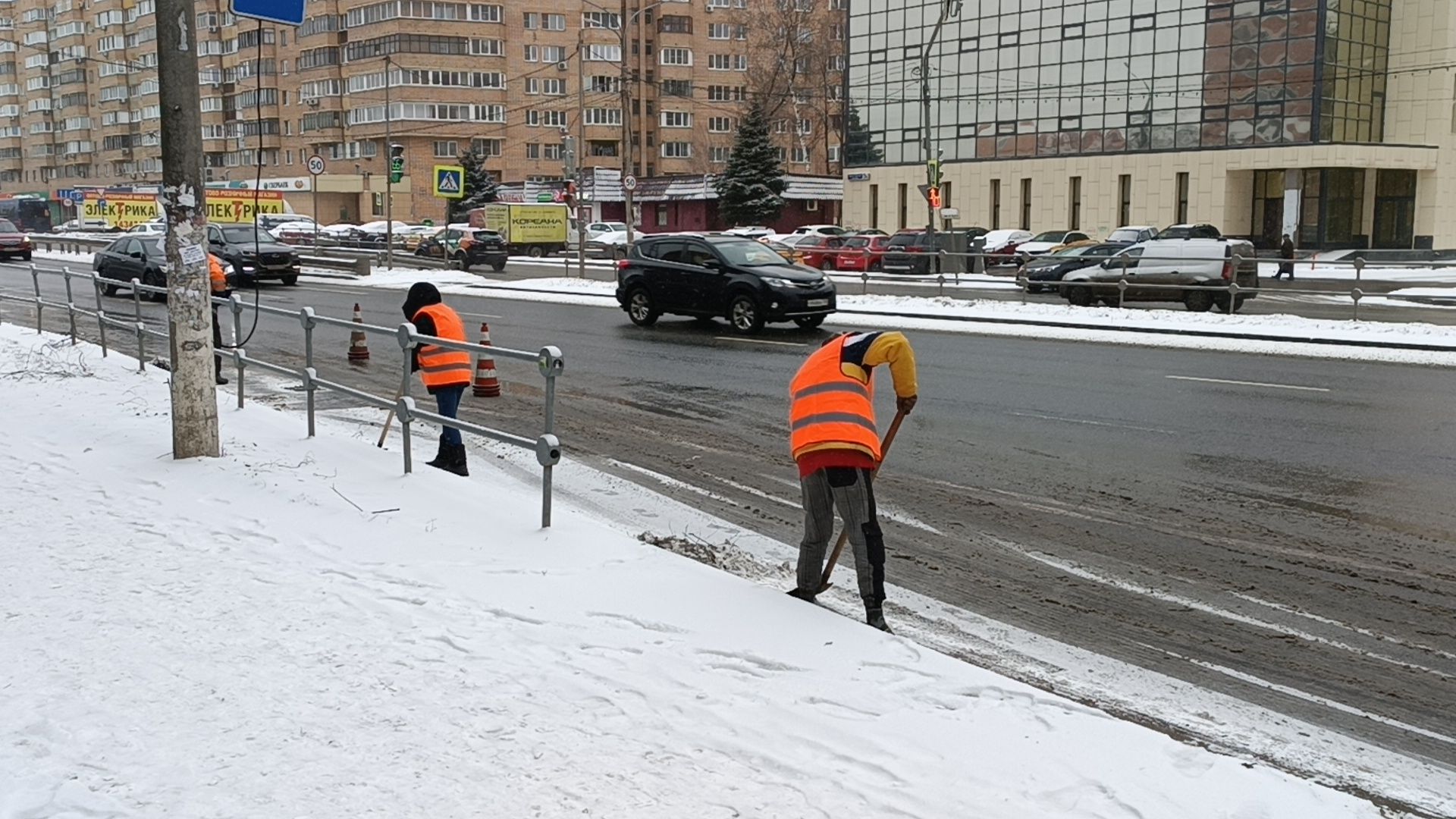 уборка снега, снегопад, щёлково, коммунальная служба,