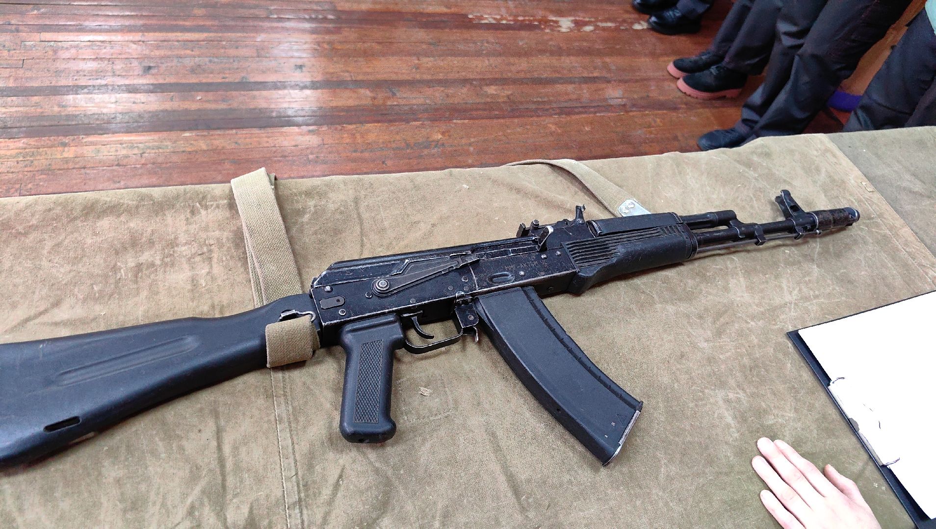 девушки в погонах, Военно-патриотическая автомат Калашников, снаряжение, костюм ОЗК, первая помощь,