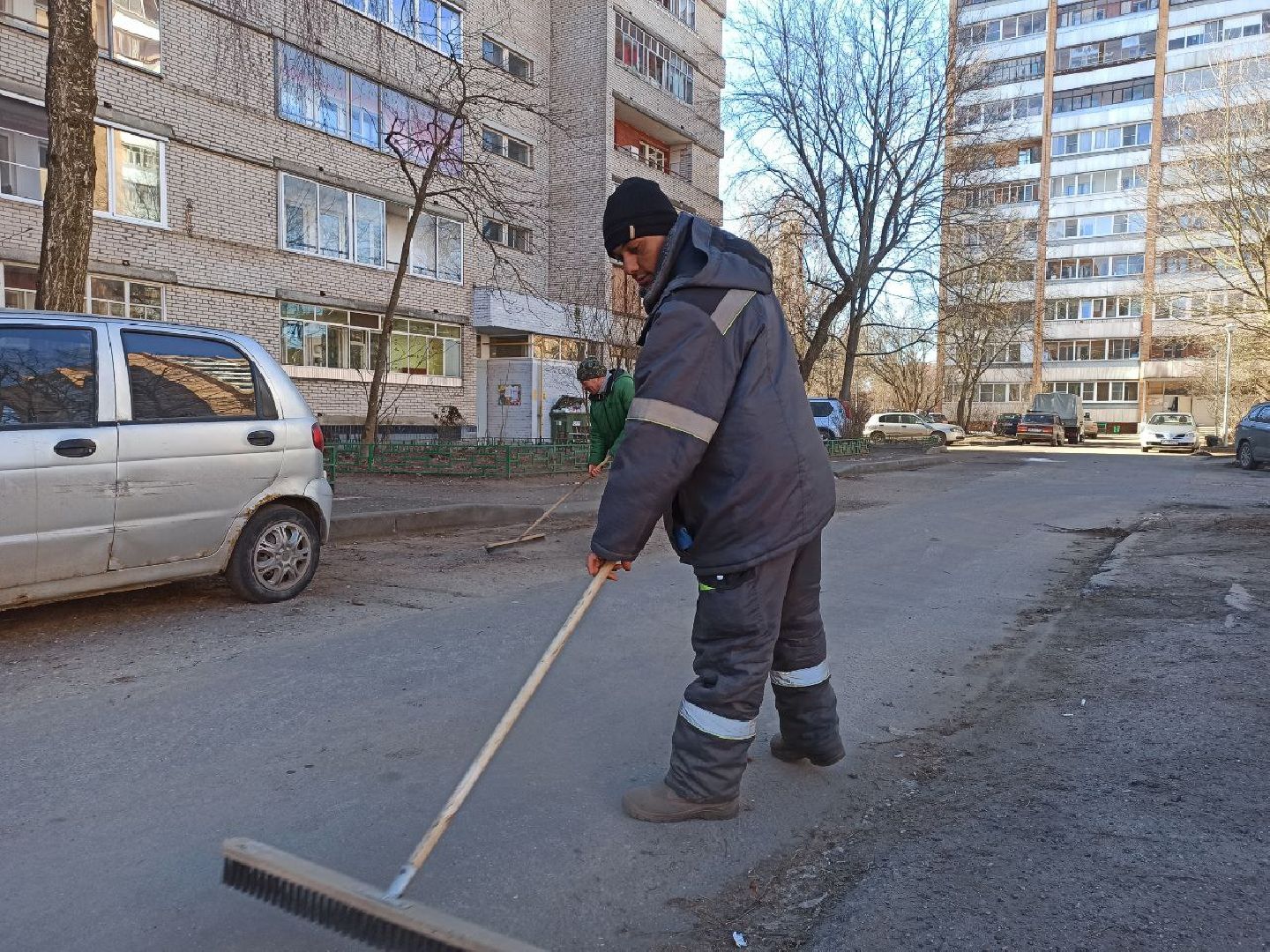дубна, уборка, уборка дворов, уборка детских площадок, уборка листьев, уборка парка,