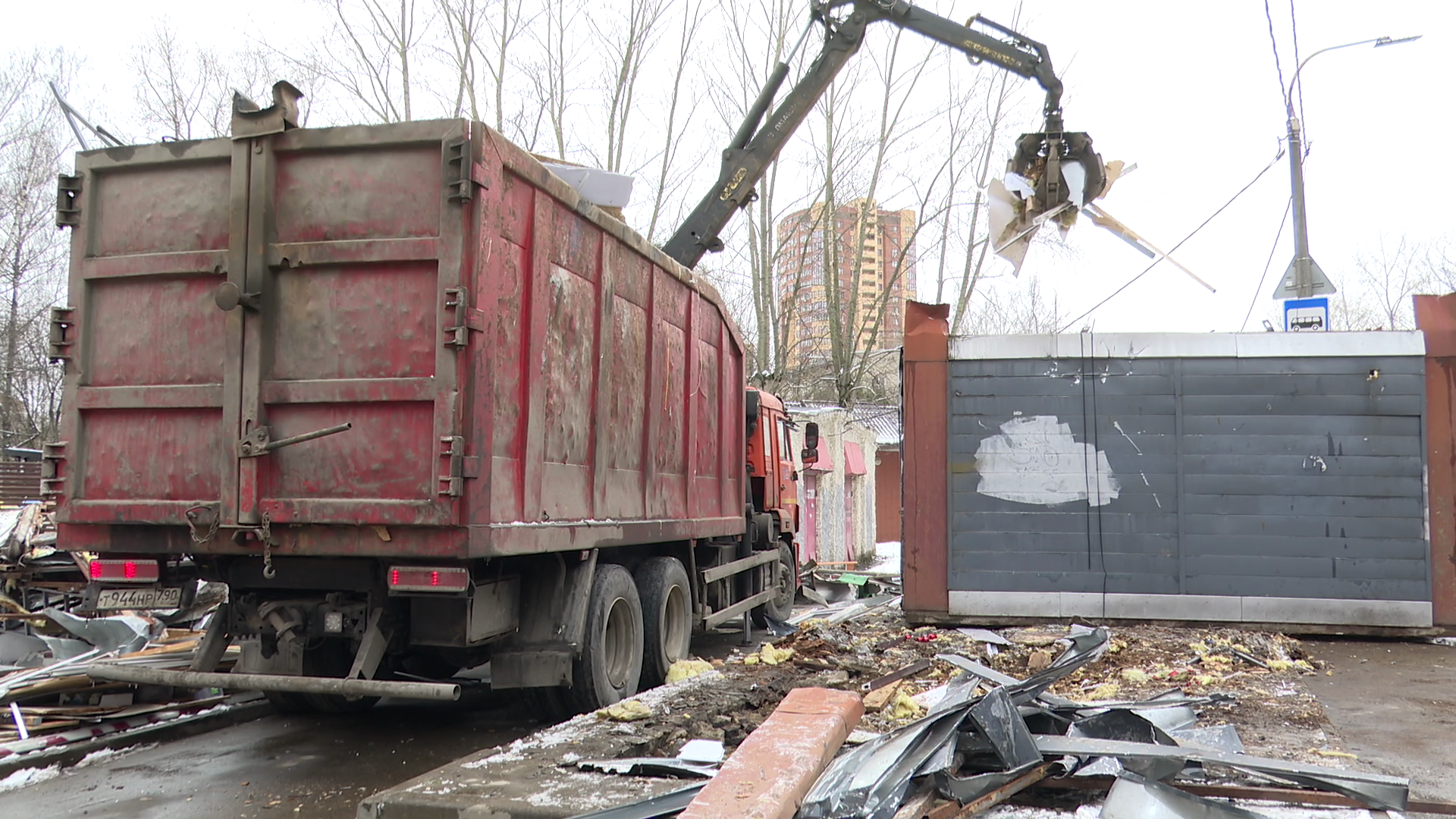 реутов, снос незаконный строений, торговые объекты, снос киоска,