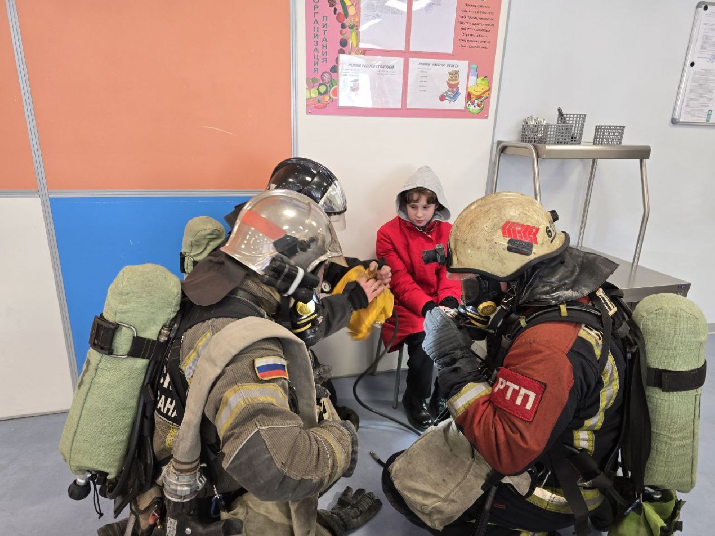 можайск, можайский муниципальный округ, подмосковье, мчс, учения, единый день тренировок, школьники, эвакуация, пожар, спасение ребенка,