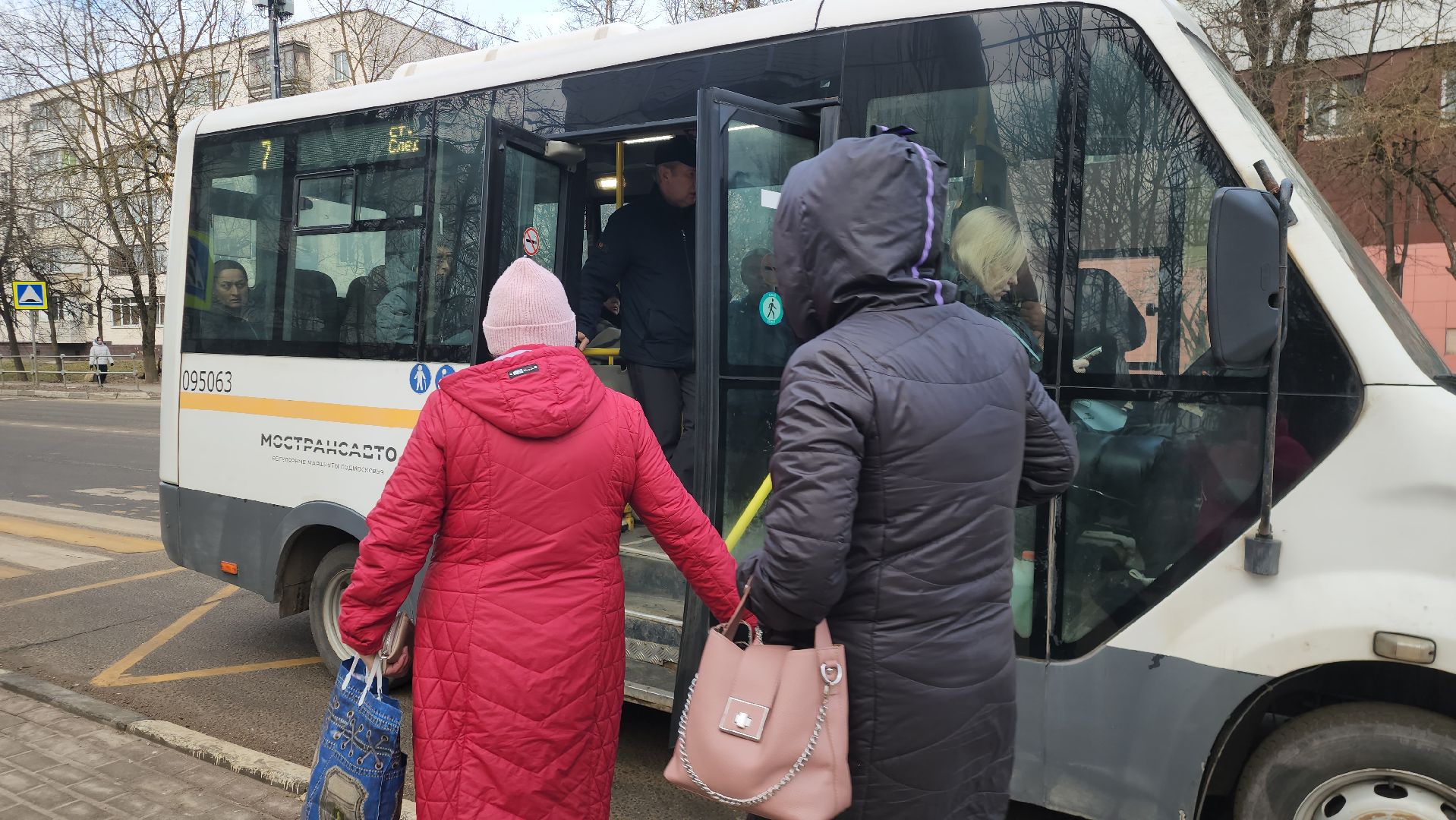 Автобусы, общественный транспорт, Истра,