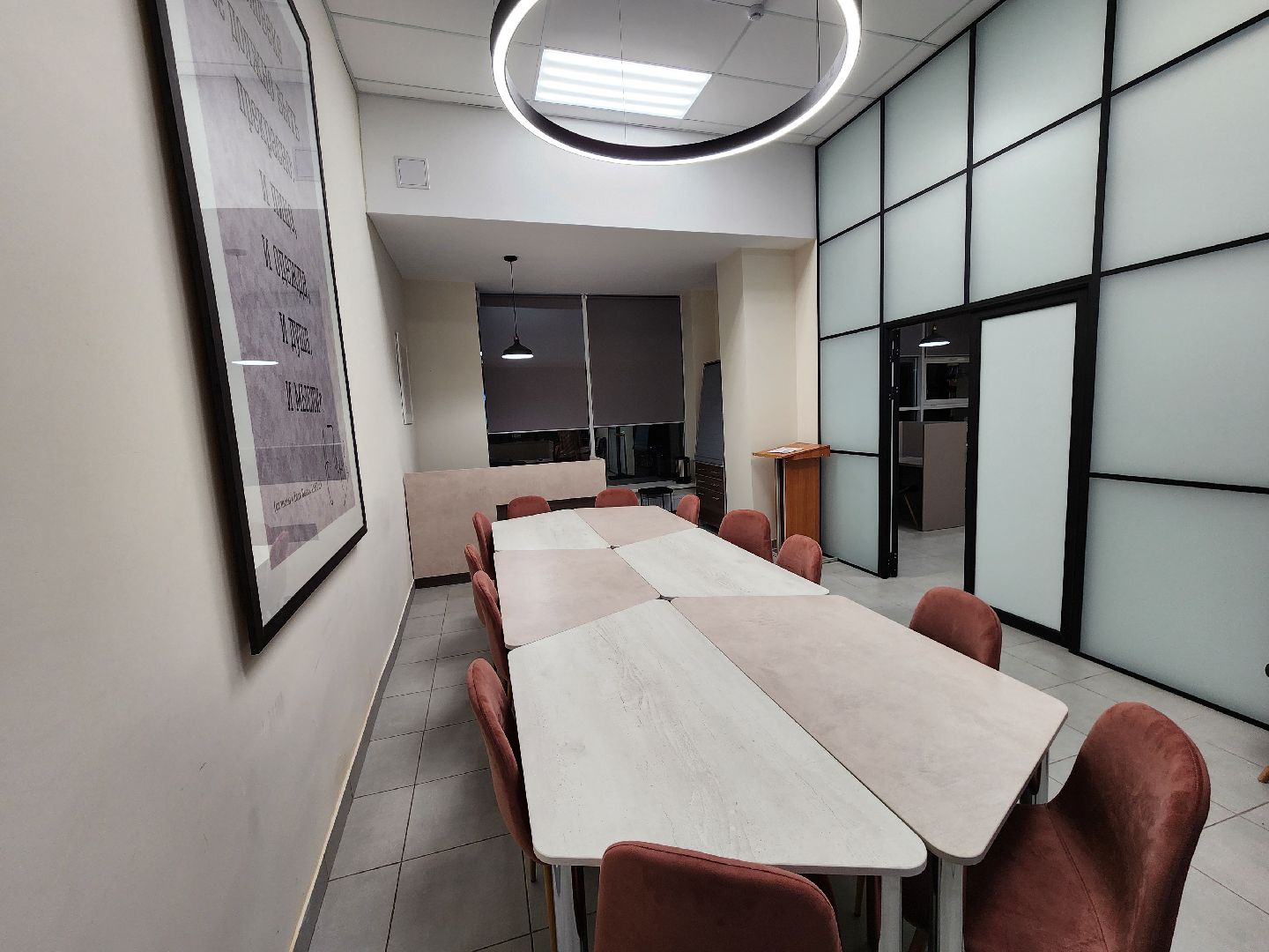 Чехов, улица Лопасненская 10, центральная библиотека, детский зал, красный уголок, мероприятия, мастер-классы, лекции, семинары, творческие вечера, викторины, игры, просмотры фильмов, модельная библиотека,