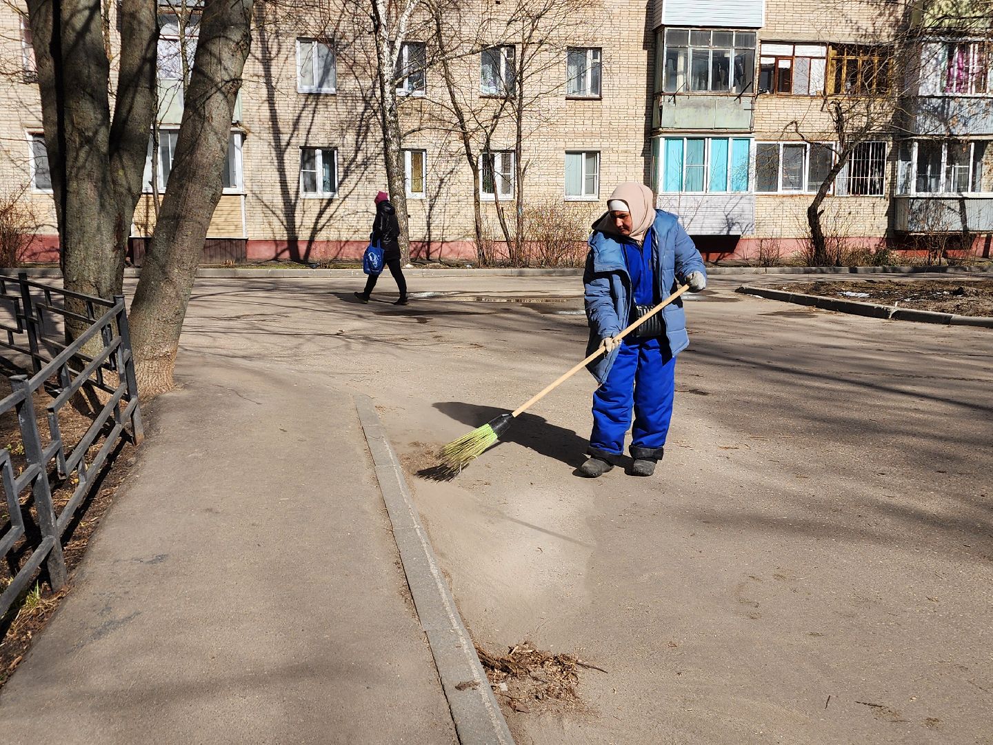 фрязино, уборка улиц, городское хозяйство, уборка дворов,