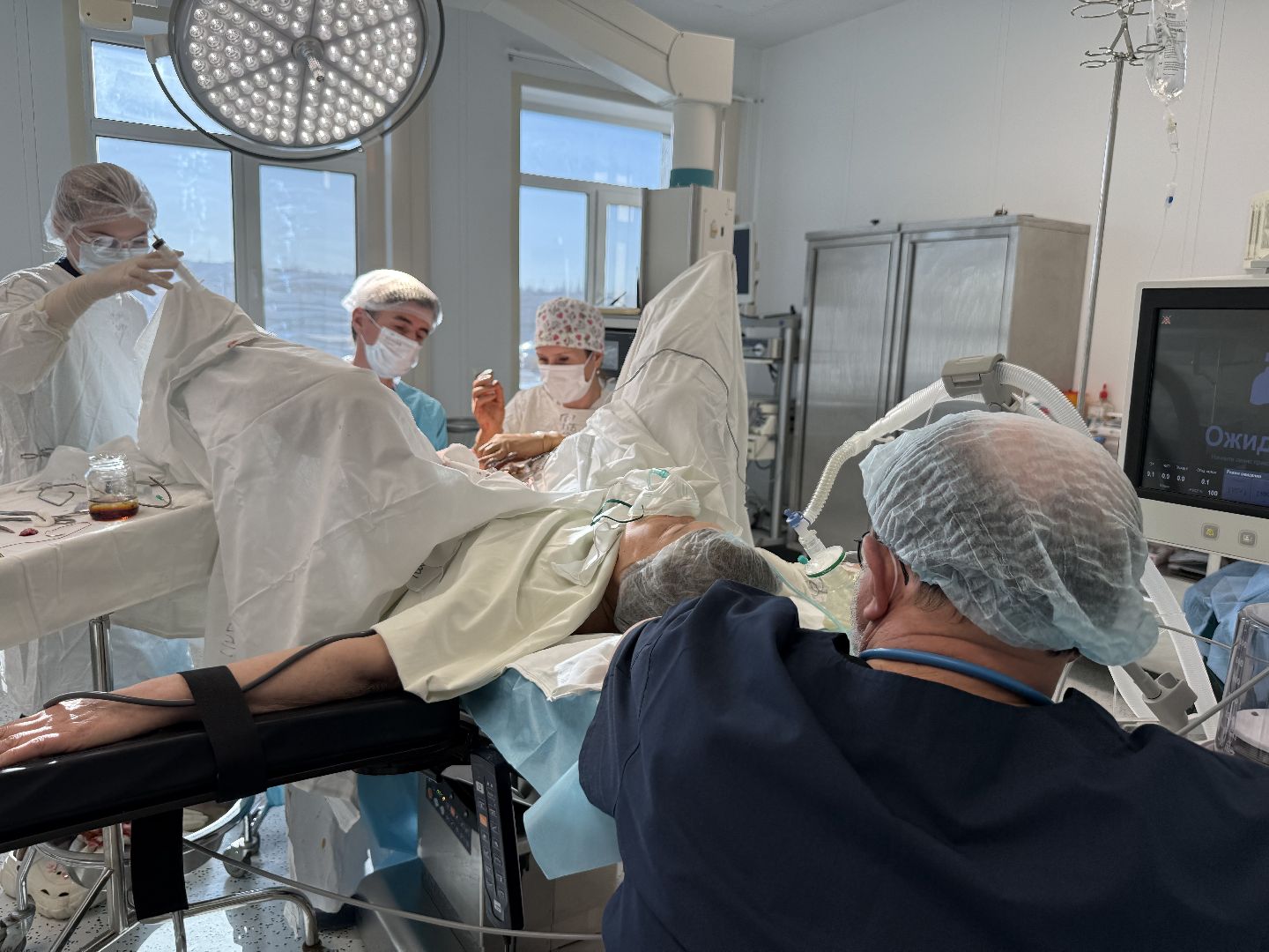 высокотехнологичные операции, доступная медицина,