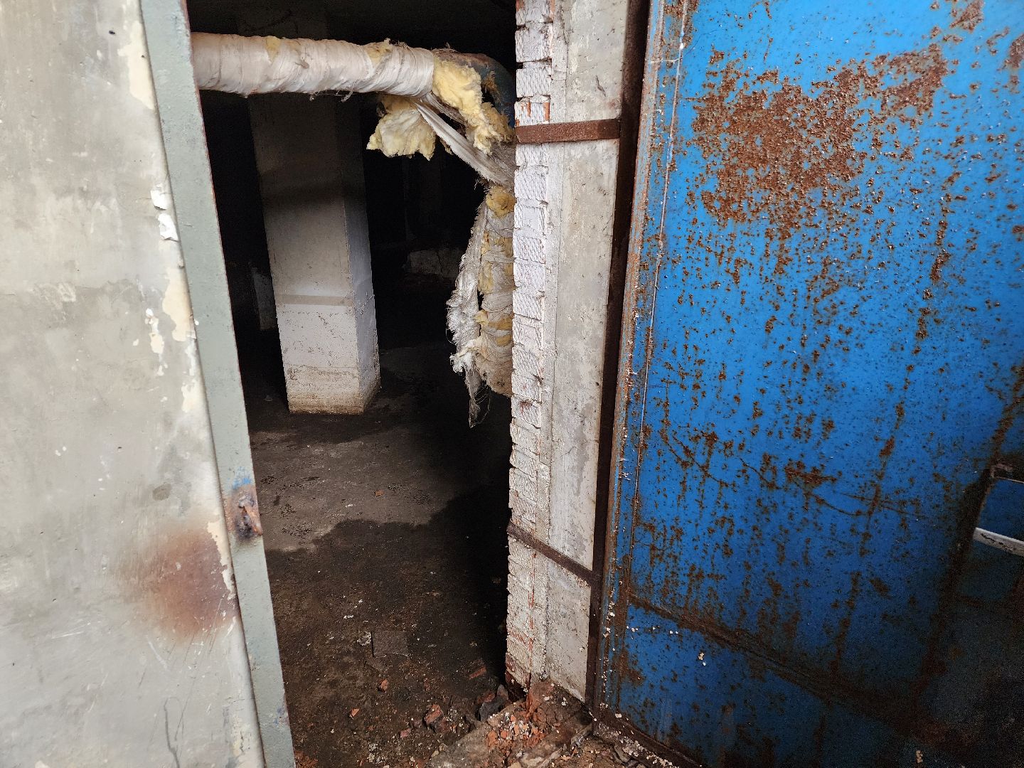 Чехов, Вишневый бульвар 4а, жилой дом, подтопление подвала, протечка, грунтовые воды, засор канализации, запахи канализации, комары, сырость, устранение проблемы, откачка воды, просушка, дезинфекция,