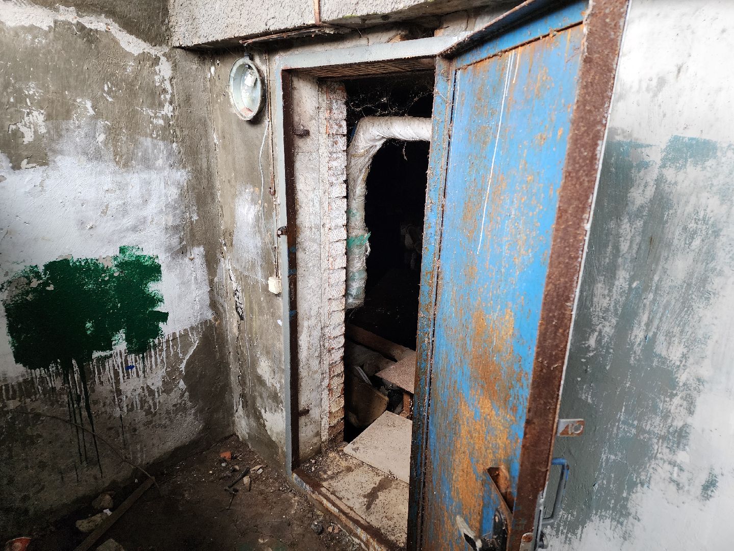 Чехов, Вишневый бульвар 4а, жилой дом, подтопление подвала, протечка, грунтовые воды, засор канализации, запахи канализации, комары, сырость, устранение проблемы, откачка воды, просушка, дезинфекция,