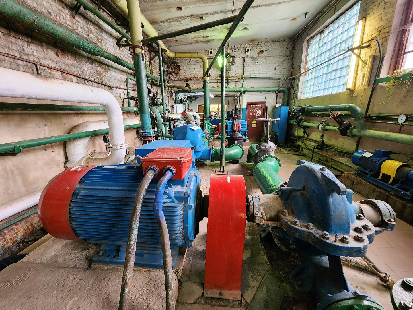 Чехов, микрорайон Венюково, котельная 4, ремонт, реконструкция, модернизация, новые котлы и насосы, демонтаж старого оборудования, демонтажные работы, комиссия, проверка, глава округа михаил собакин,