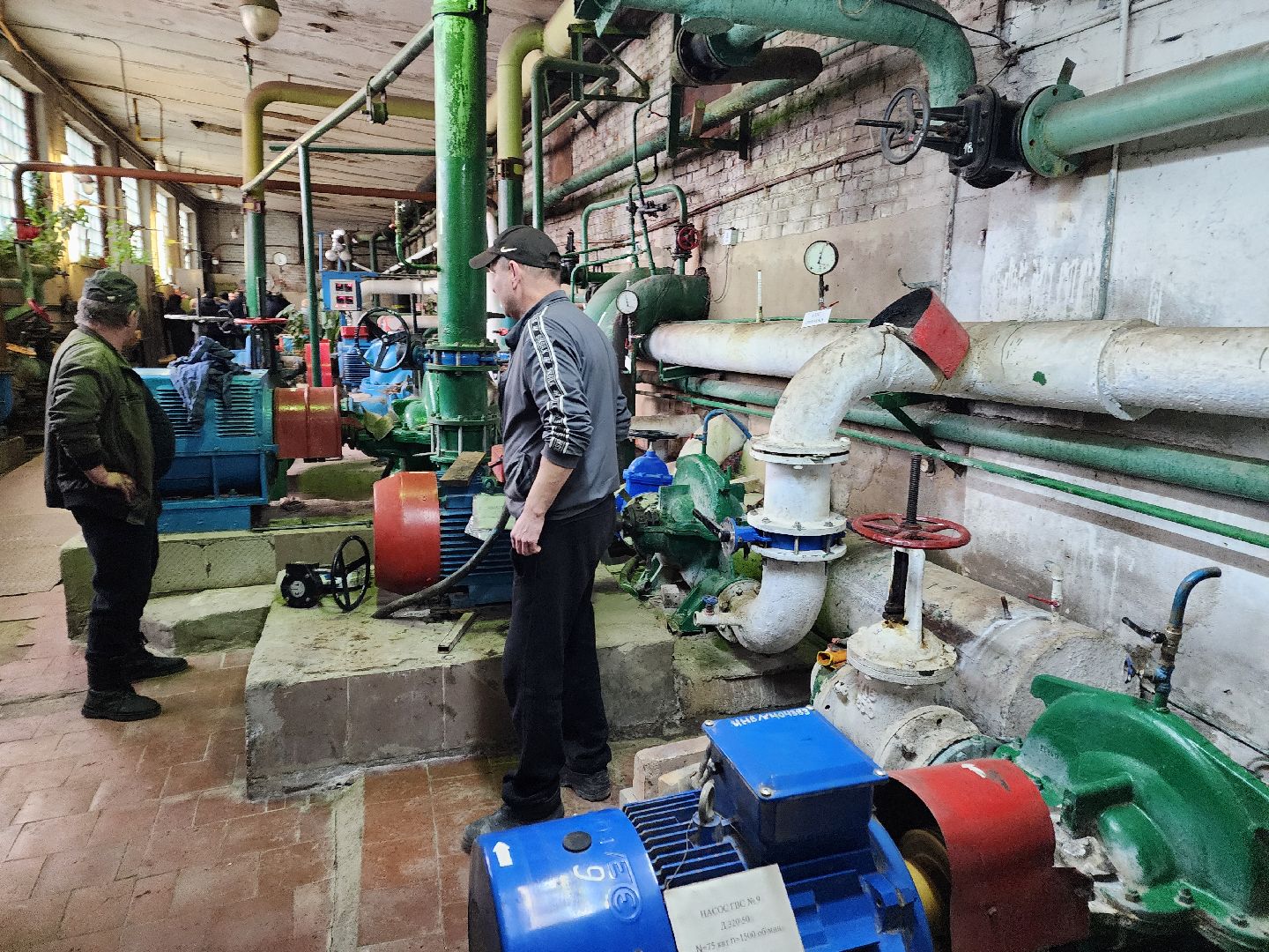 Чехов, микрорайон Венюково, котельная 4, ремонт, реконструкция, модернизация, новые котлы и насосы, демонтаж старого оборудования, демонтажные работы, комиссия, проверка, глава округа михаил собакин,