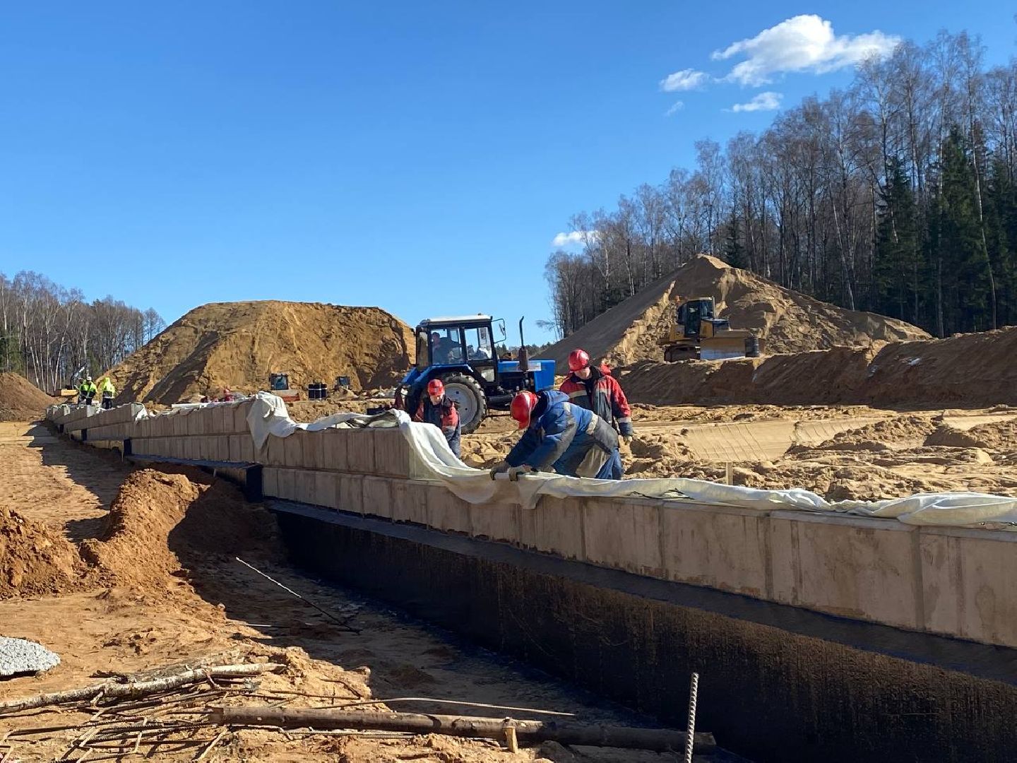 строительство в Красногрске, дублел пятницкого шоссе, строительство дороги,