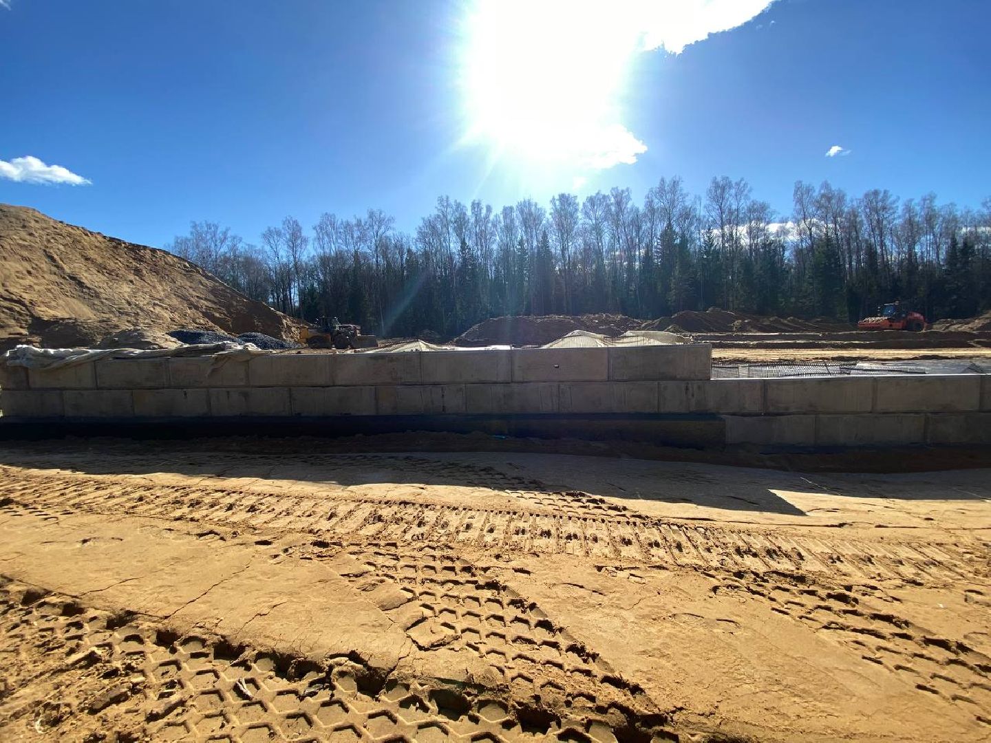 строительство в Красногрске, дублел пятницкого шоссе, строительство дороги,