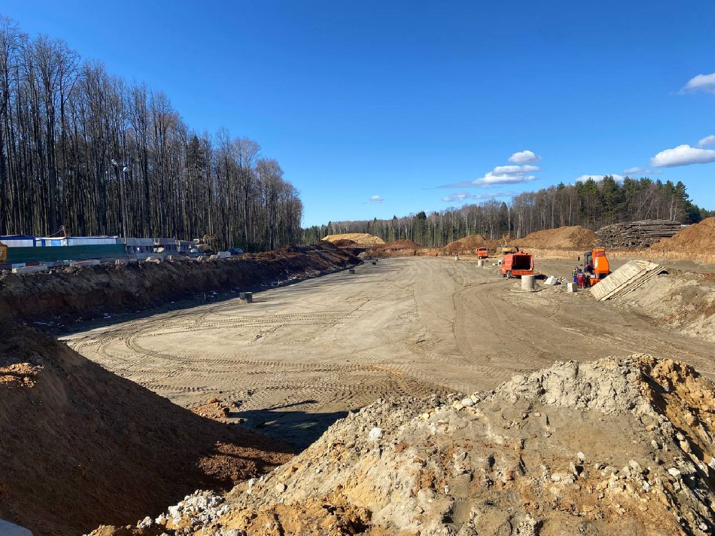 строительство в Красногрске, дублел пятницкого шоссе, строительство дороги,