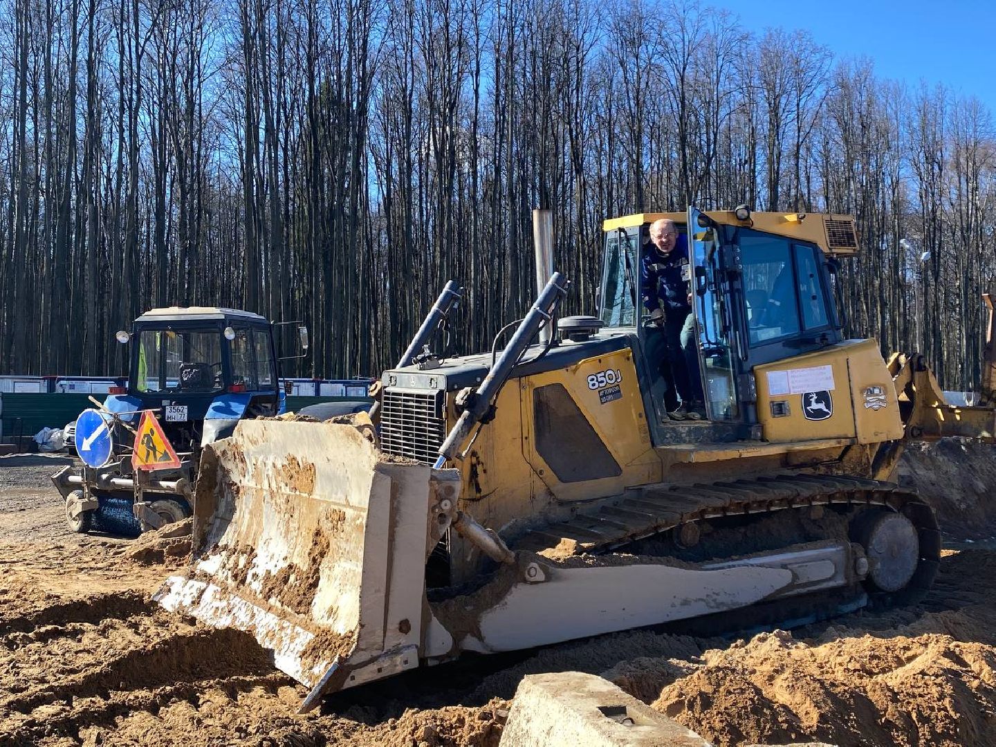 строительство в Красногрске, дублел пятницкого шоссе, строительство дороги,