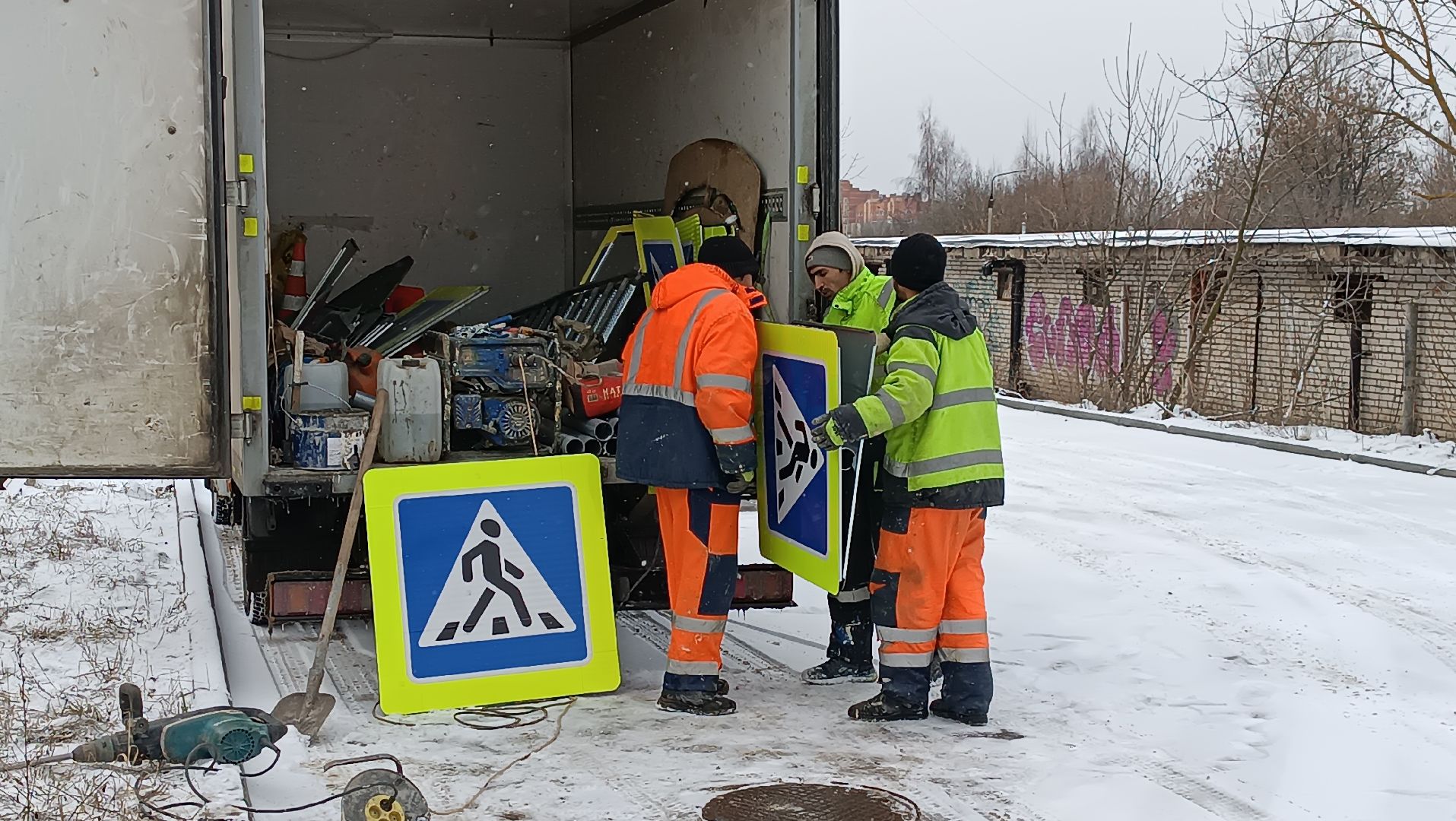 дорожные знаки, пешеходный переход, щёлково, установка новых знаков,