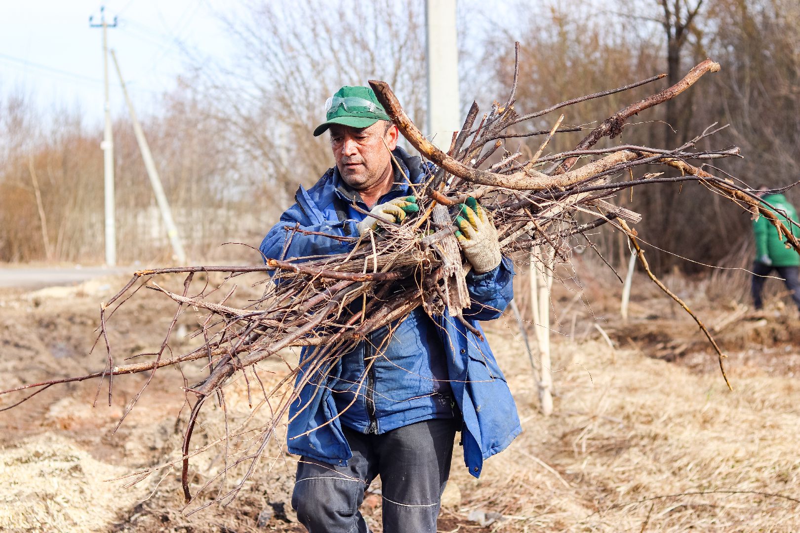 Клин, общество, субботники, благоустройство, опиловка деревьев,