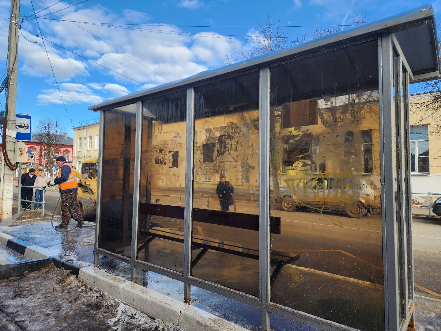 Зарайск, весенне-летняя уборка, мойка остановок,