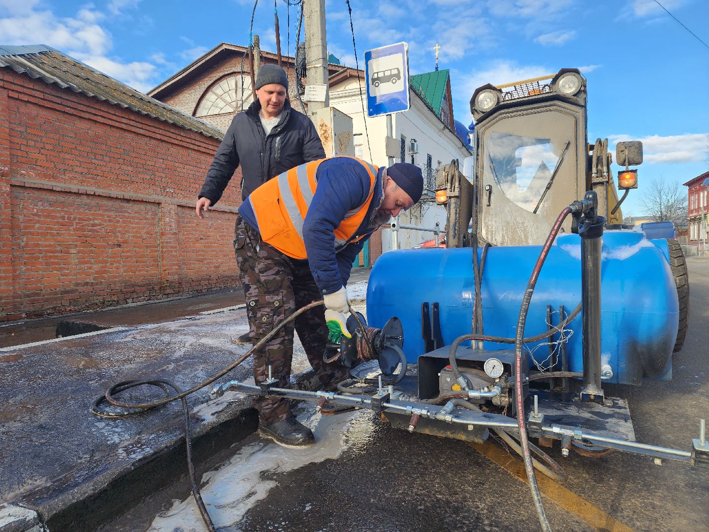 Зарайск, весенне-летняя уборка, мойка остановок,