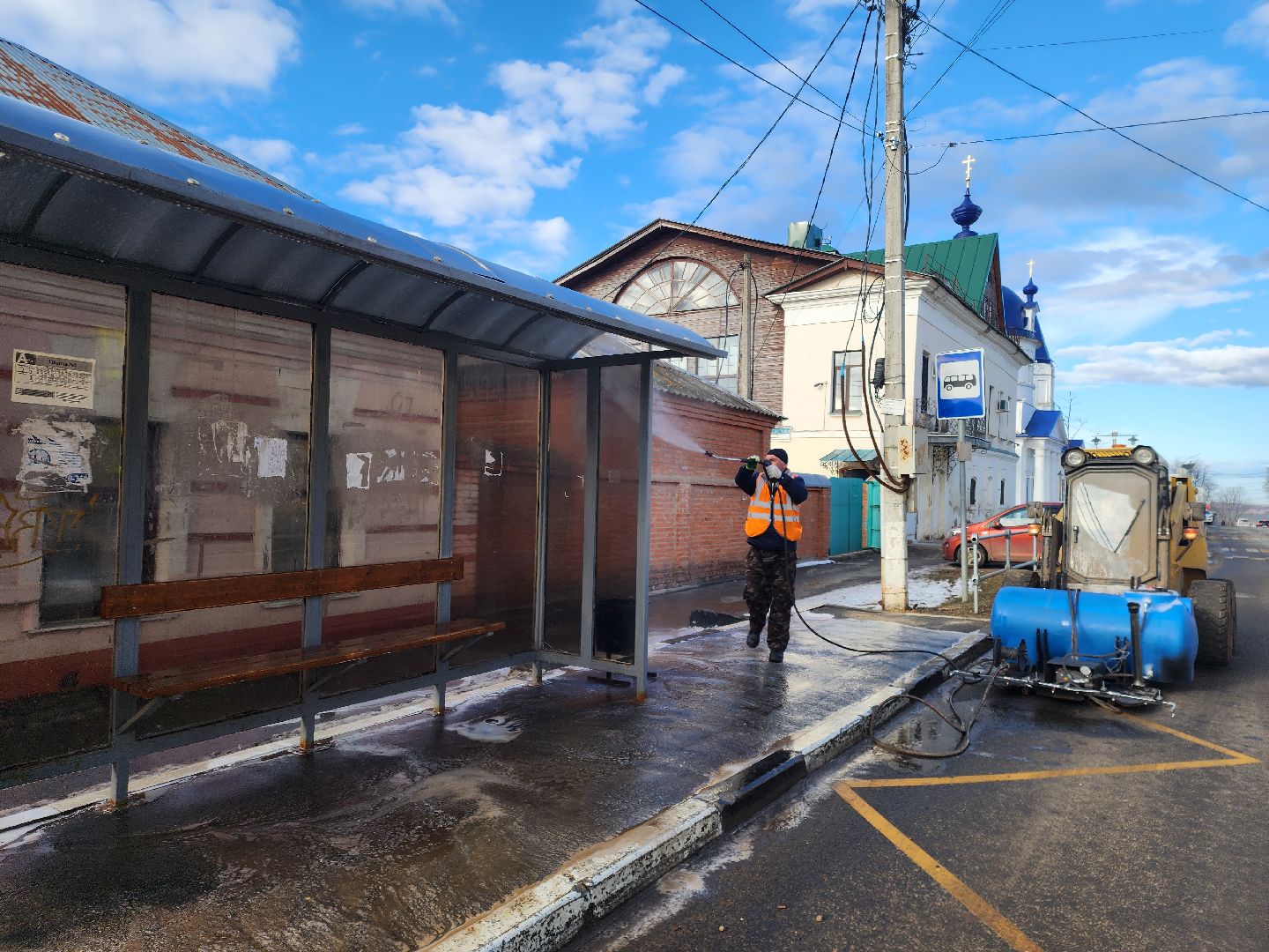 Зарайск, весенне-летняя уборка, мойка остановок,