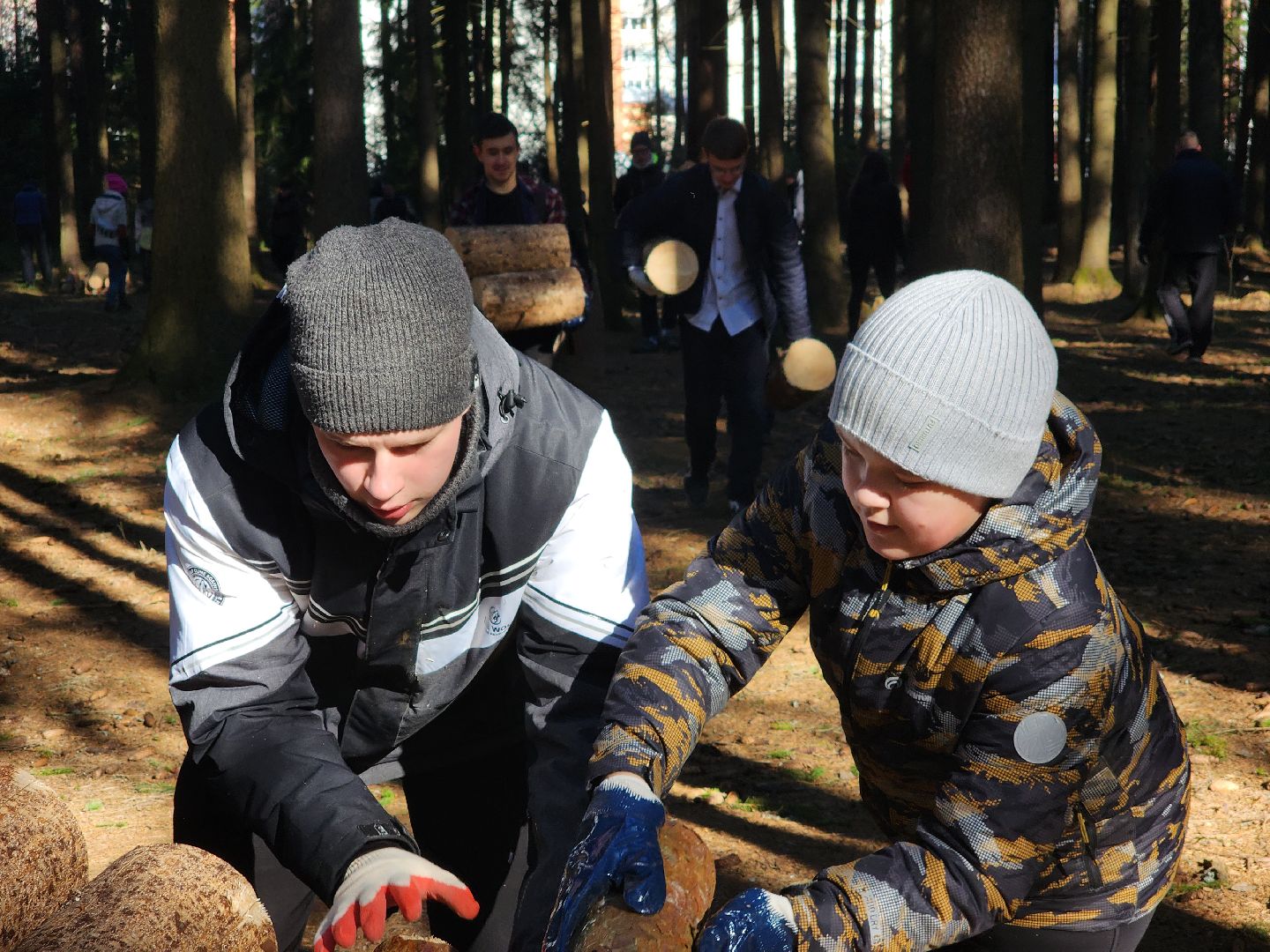 дубна, мемориальный комплекс, братская могила, субботник, глава городского округа, благоуйстройство, уборка леса,
