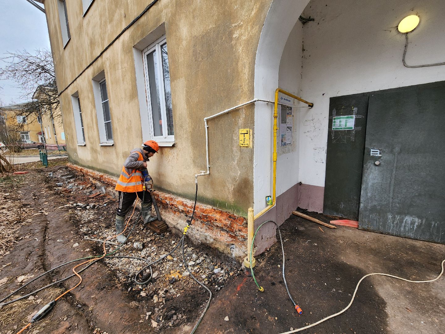 Чехов, улица Ильича 33, жилой дом, капитальный ремонт фундамента, отмостка, цоколь, бурение, заполнение пустот, укрепление и усиление фундамента, фонд капитального ремонта московской области,