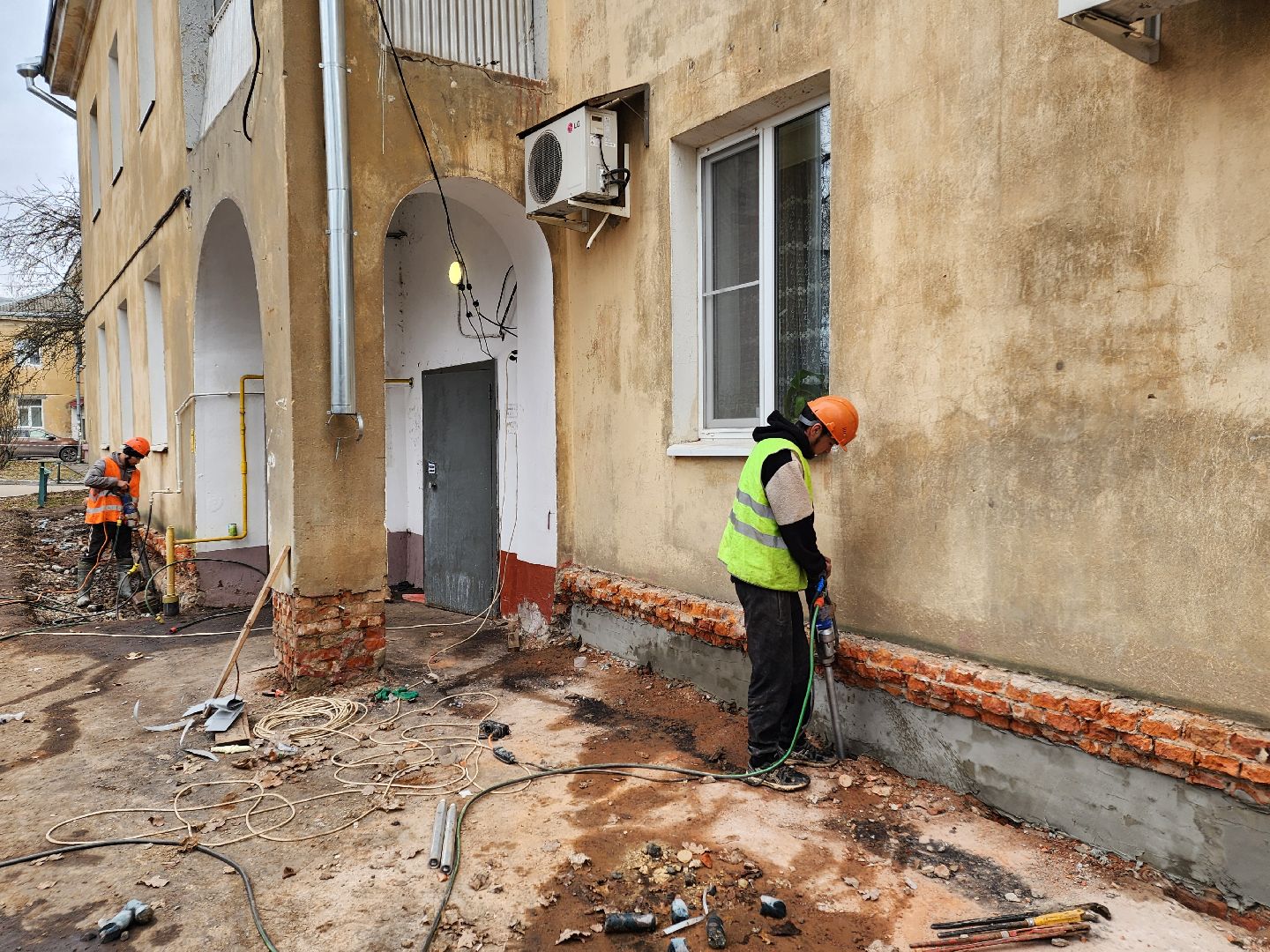 Чехов, улица Ильича 33, жилой дом, капитальный ремонт фундамента, отмостка, цоколь, бурение, заполнение пустот, укрепление и усиление фундамента, фонд капитального ремонта московской области,