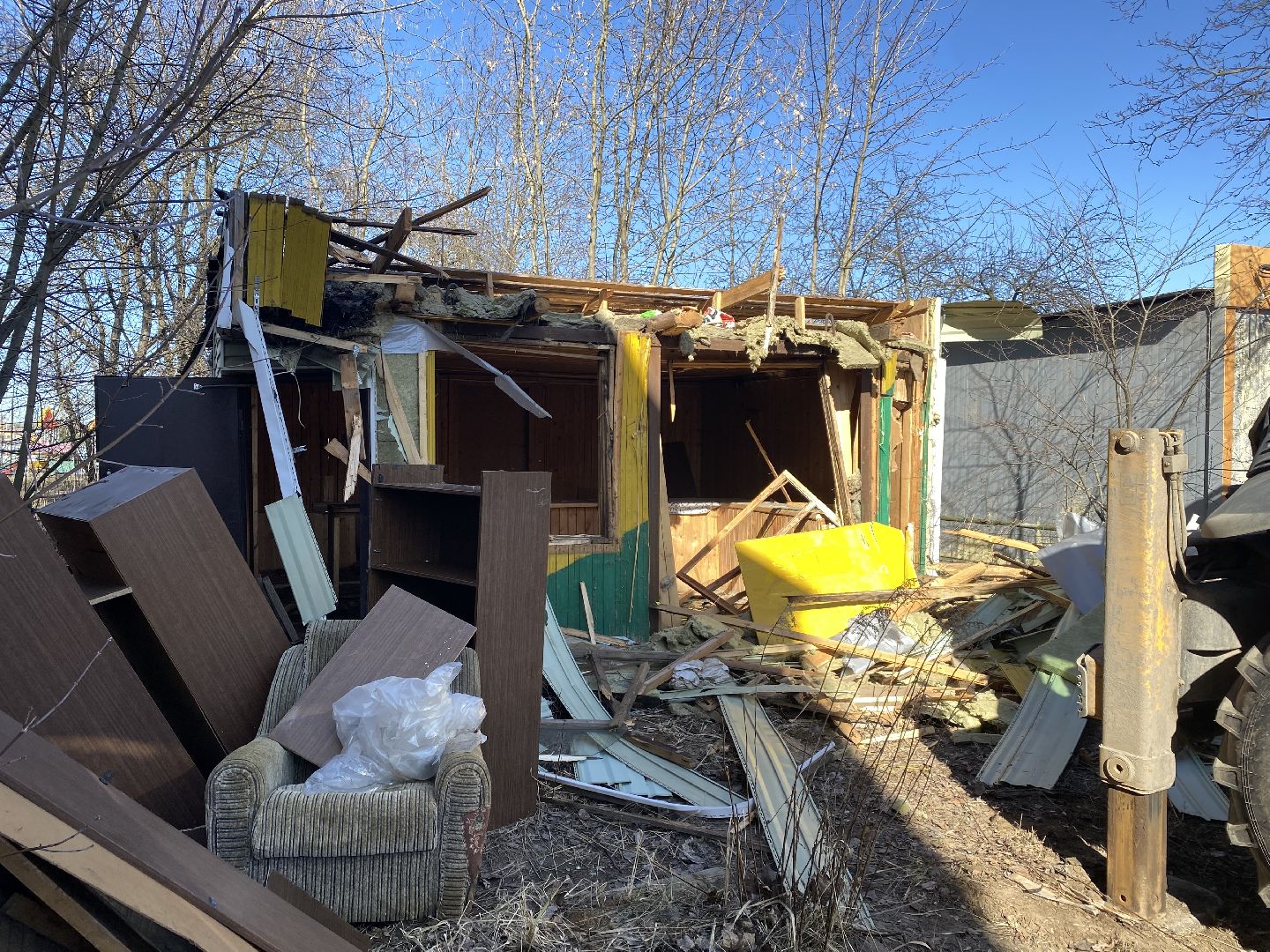 снос здания, снос незаконный строений, незаконное строение,