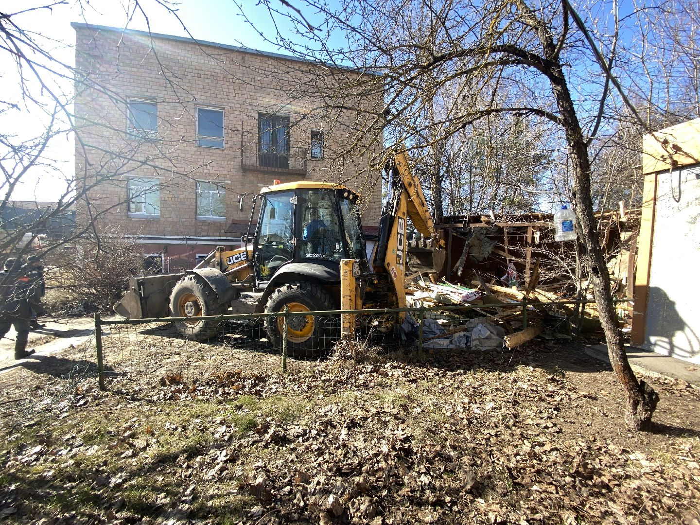 снос здания, снос незаконный строений, незаконное строение,