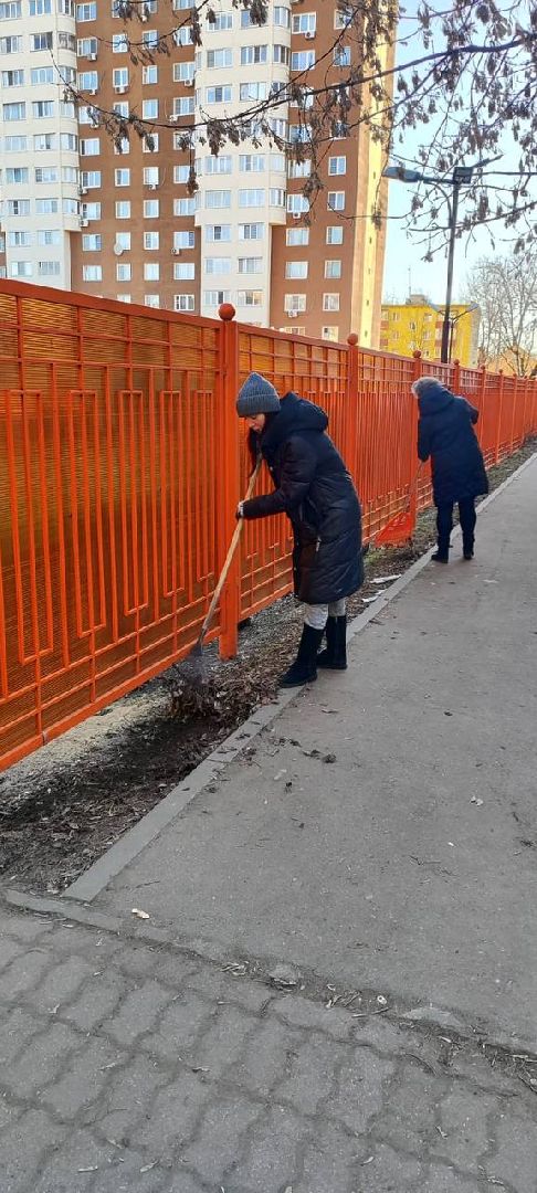 реутов, образование, уборка, субботник,дети на уборке,