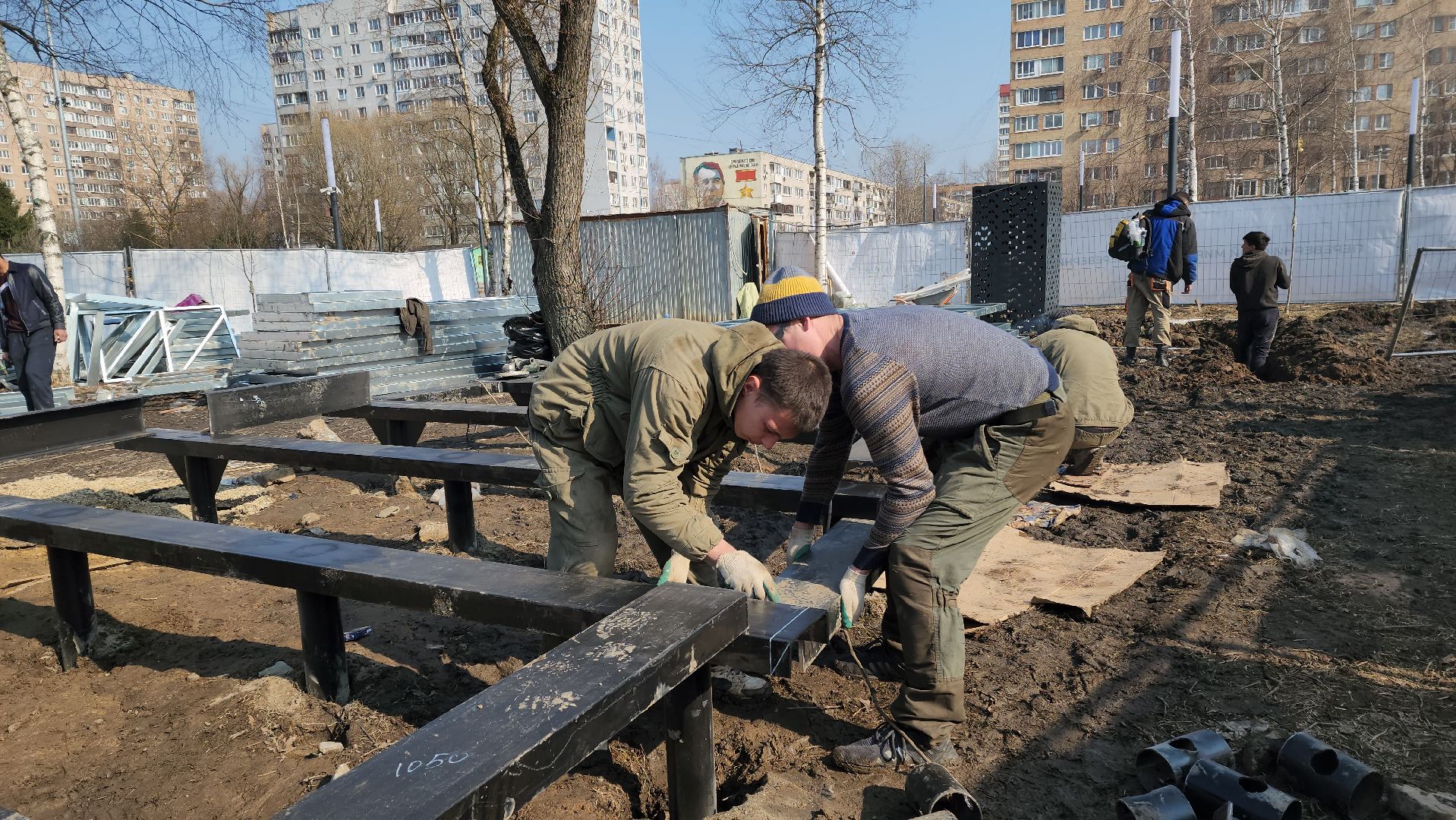 Строительство, Дом вверх дном, Лобня, Парк,