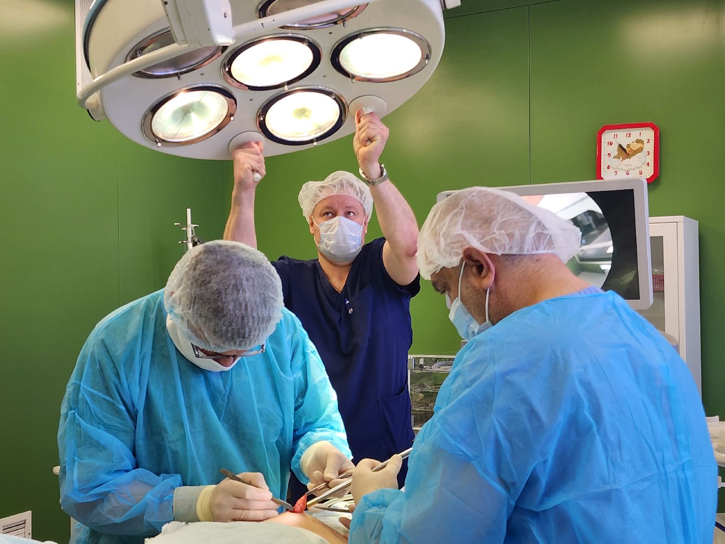 врач-хирург, операции, больница,