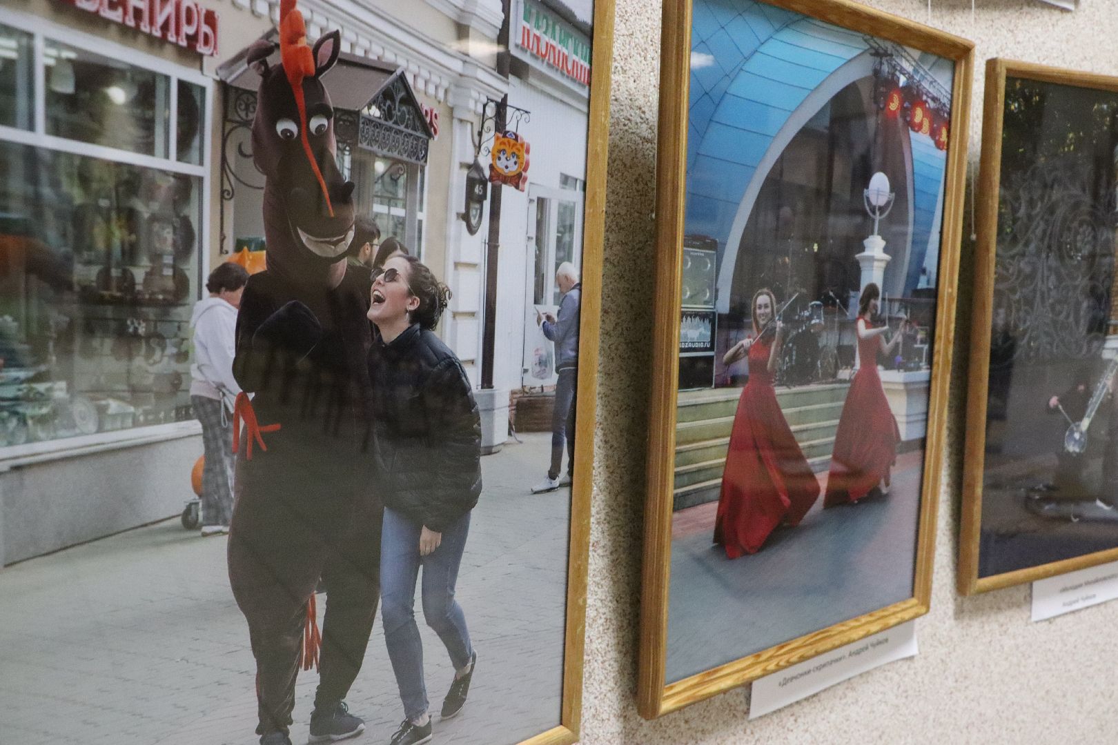 серебряные пруды, культура, центральная библиотека серебряных прудов, фотовыставка, уличная мозаика,