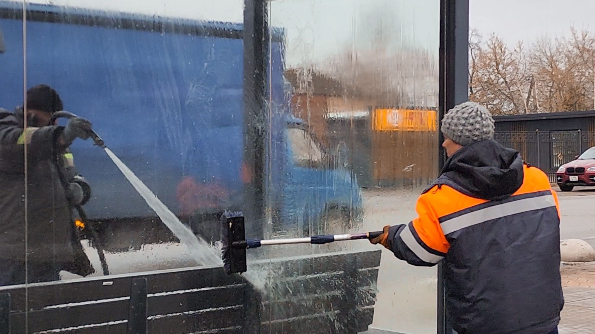 Бронницы, Благоустройство, Моют остановки, Влажная уборка города,