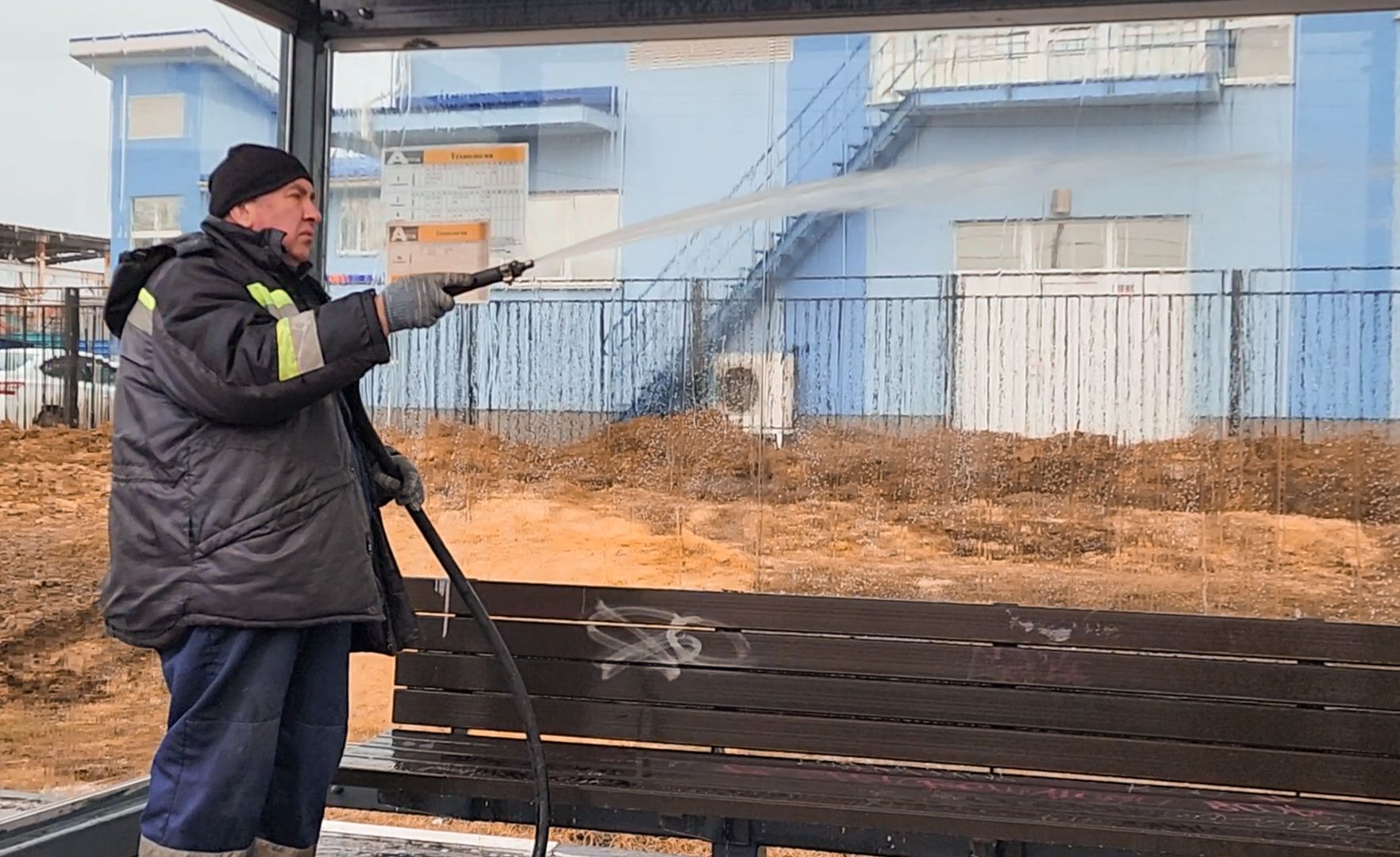 Бронницы, Благоустройство, Моют остановки, Влажная уборка города,