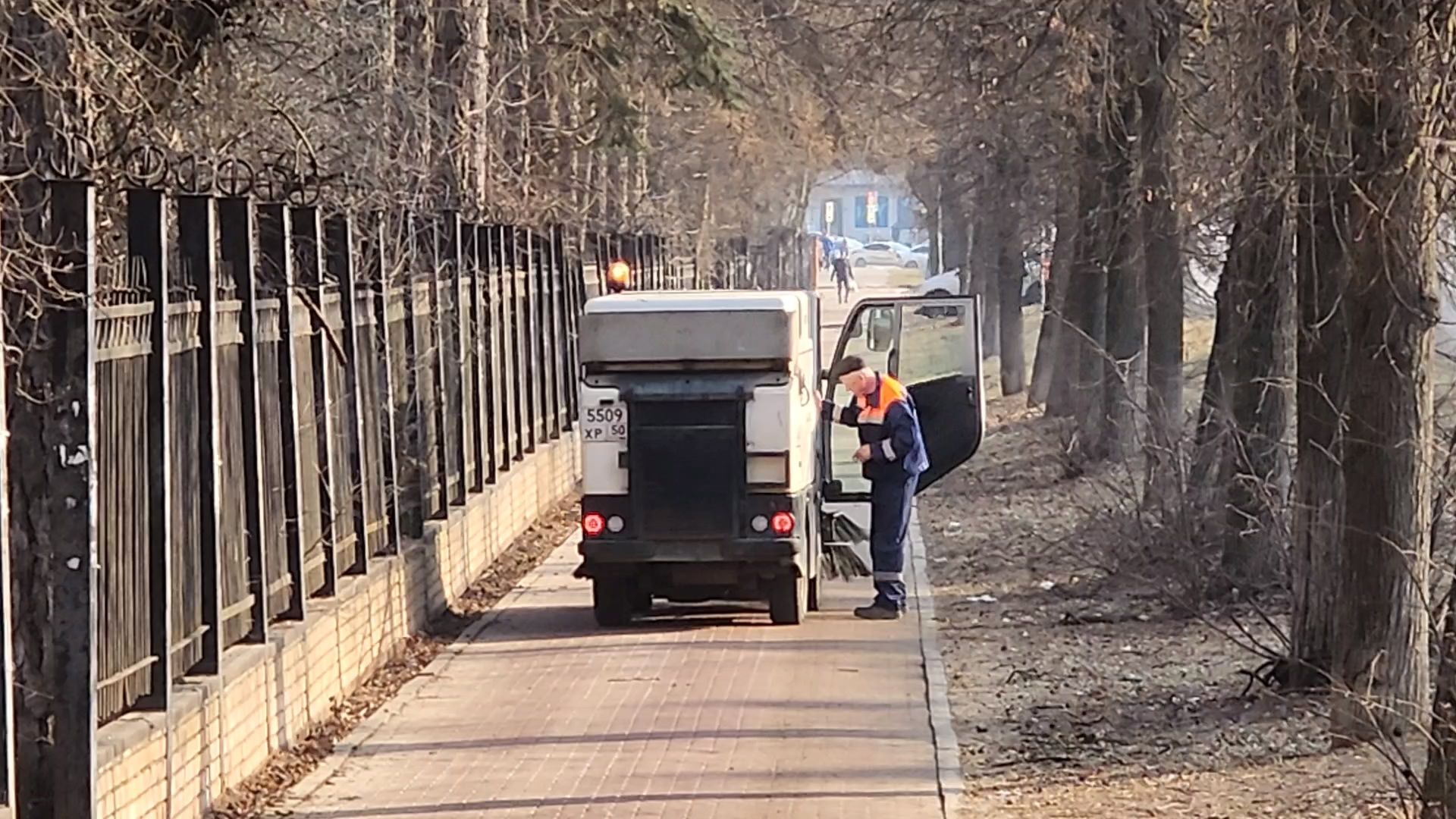 Чехов, улица Чехова, уборка тротуаров, чистка тротуаров, Мосавтодор, уборочная техника, спецтехника, МБУ Чеховское благоустройство,