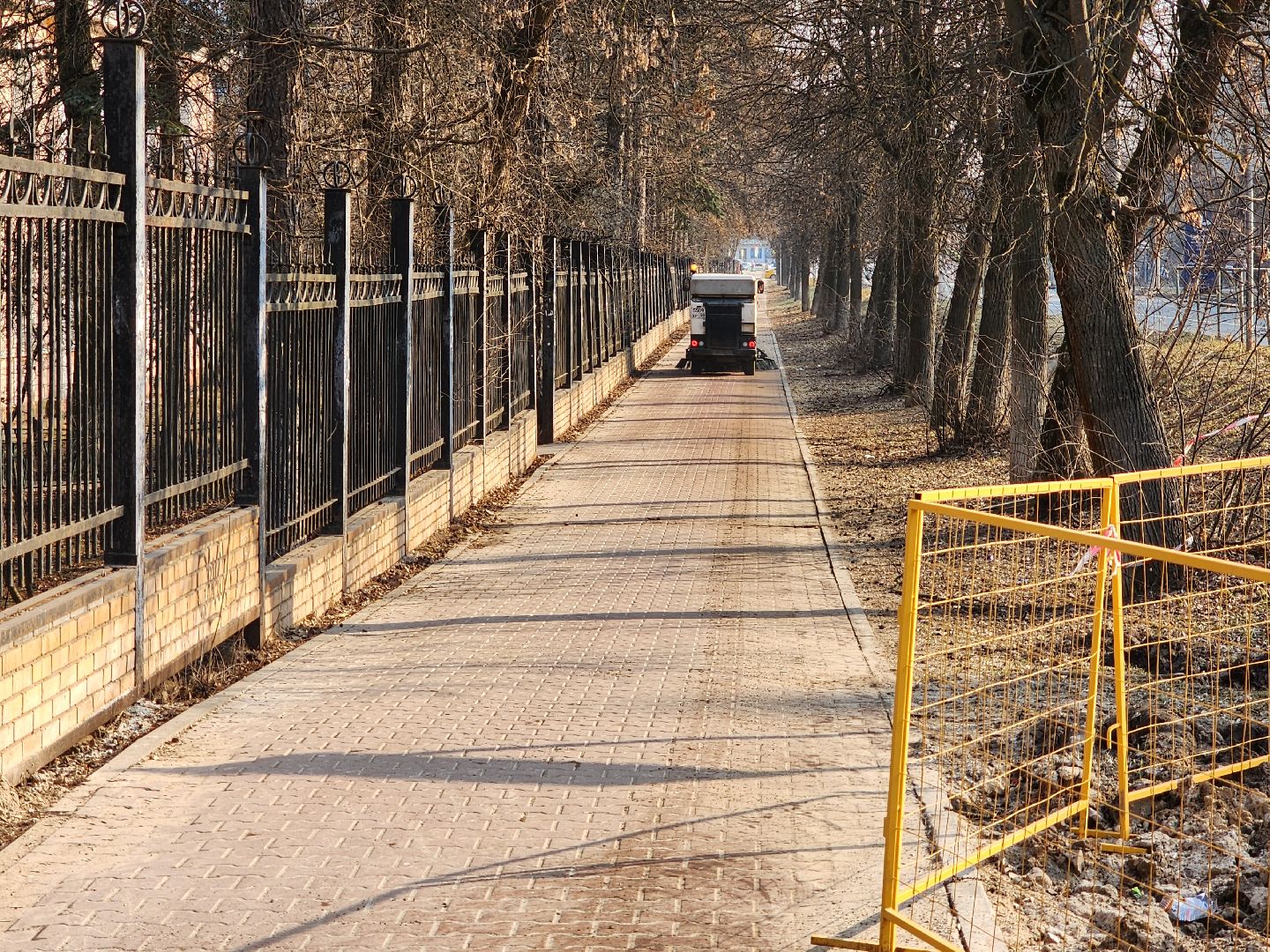 Чехов, улица Чехова, уборка тротуаров, чистка тротуаров, Мосавтодор, уборочная техника, спецтехника, МБУ Чеховское благоустройство,