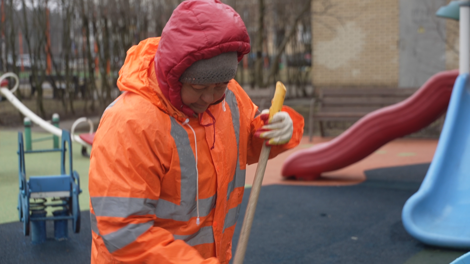 содержание территории, микрорайон Школьный, микрорайон Тополек, МКУ ЖКХ и благоустройство, уборка детских площадок,