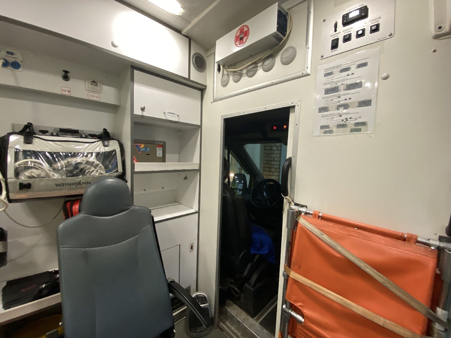 Скорая помощь, Автослесарь, Автослесарь для скорой,