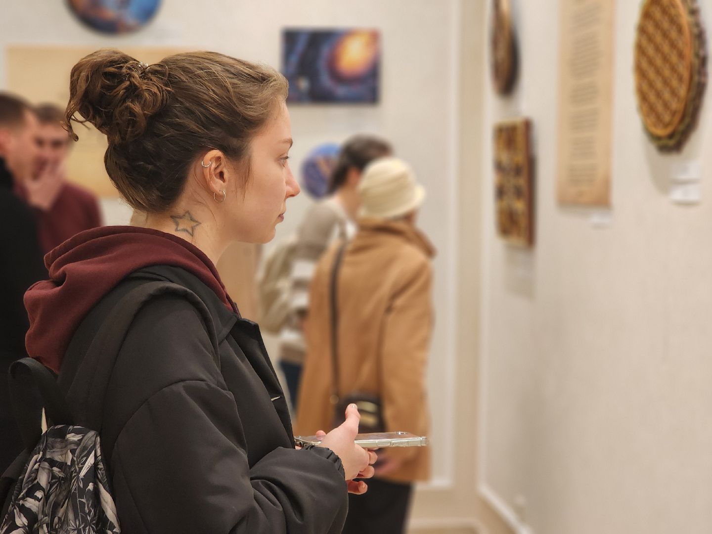 дубна, дк мир, дом культуры, выставка, оияи,