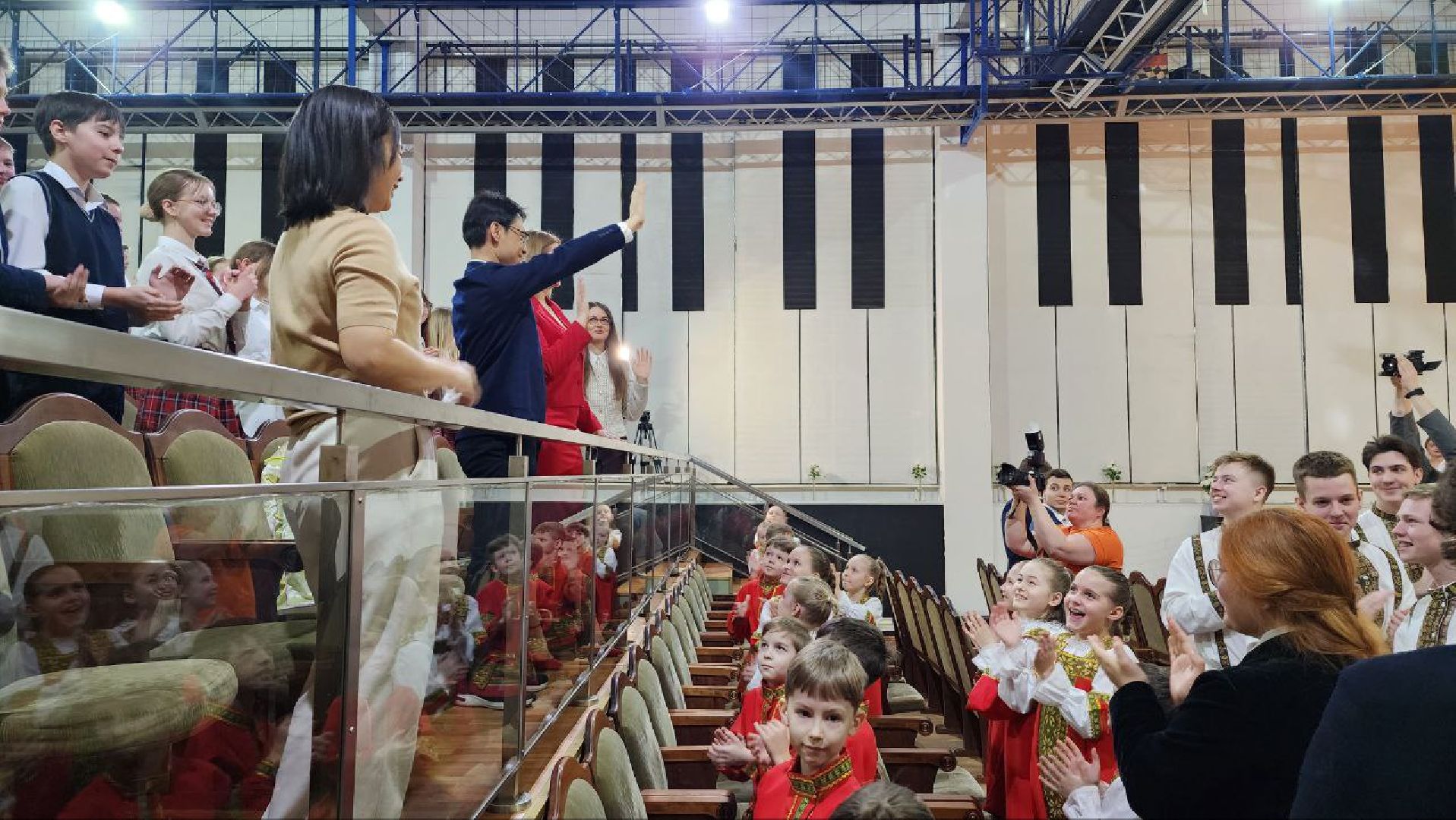 Дмитров, Гимназия Дмитров, Чжаоцин, КНР,