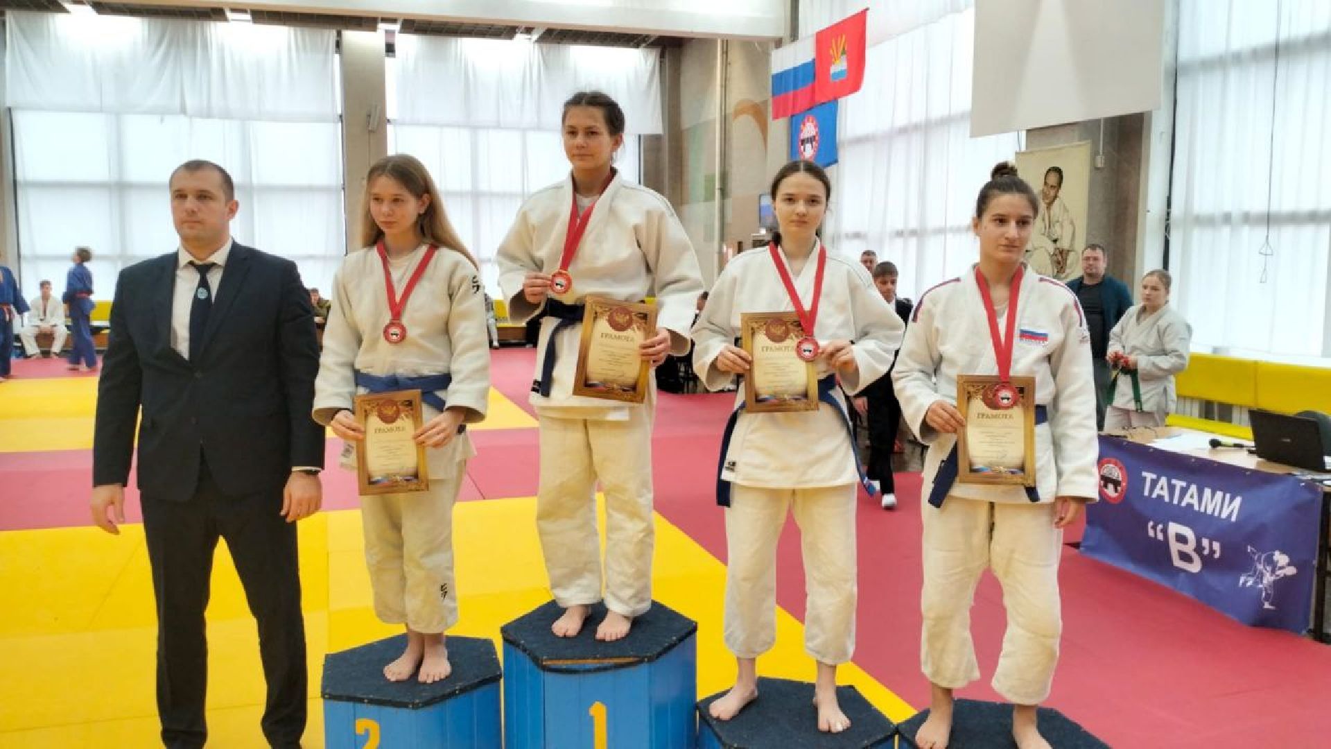 спорт, спортивный клуб, дзюдоистка, золотая медаль, победа,девушка,