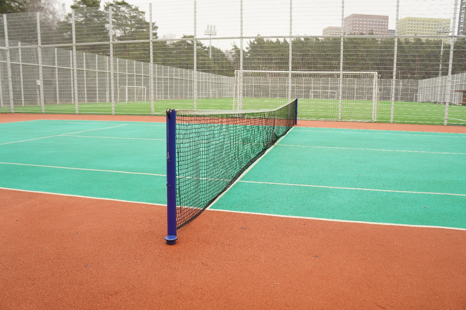 котельники, кузьминский лесопарк, теннисный корт, парки подмосковья,