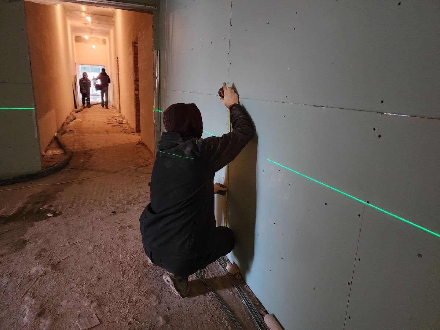 Чехов, школа 3, строительство пристройки на 200 мест, черновая отделка помещений, лестничные клетки, штукатурка, утепление фасада, монтаж инженерных сетей, госпрограмма московской области,