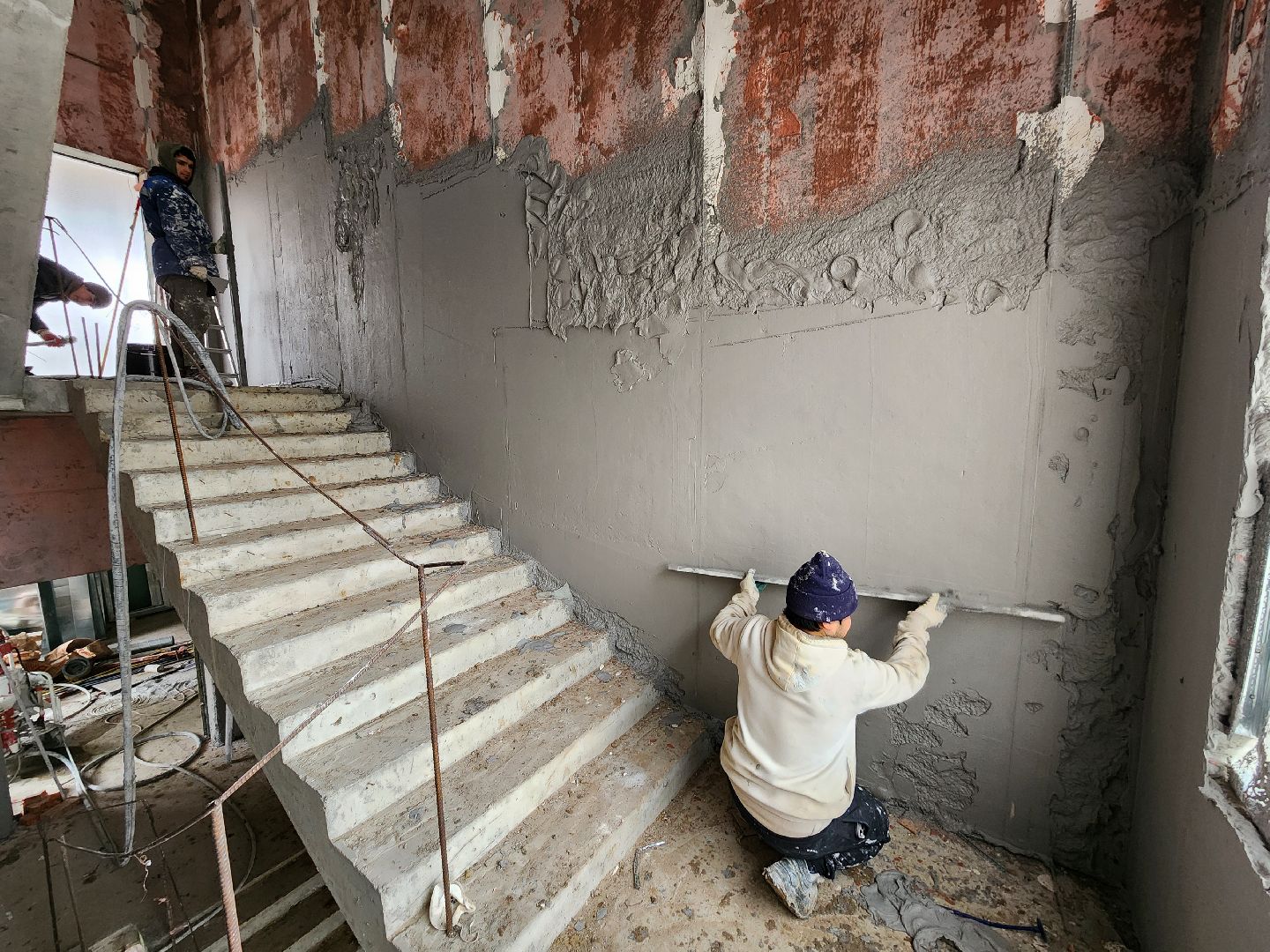 Чехов, школа 3, строительство пристройки на 200 мест, черновая отделка помещений, лестничные клетки, штукатурка, утепление фасада, монтаж инженерных сетей, госпрограмма московской области,