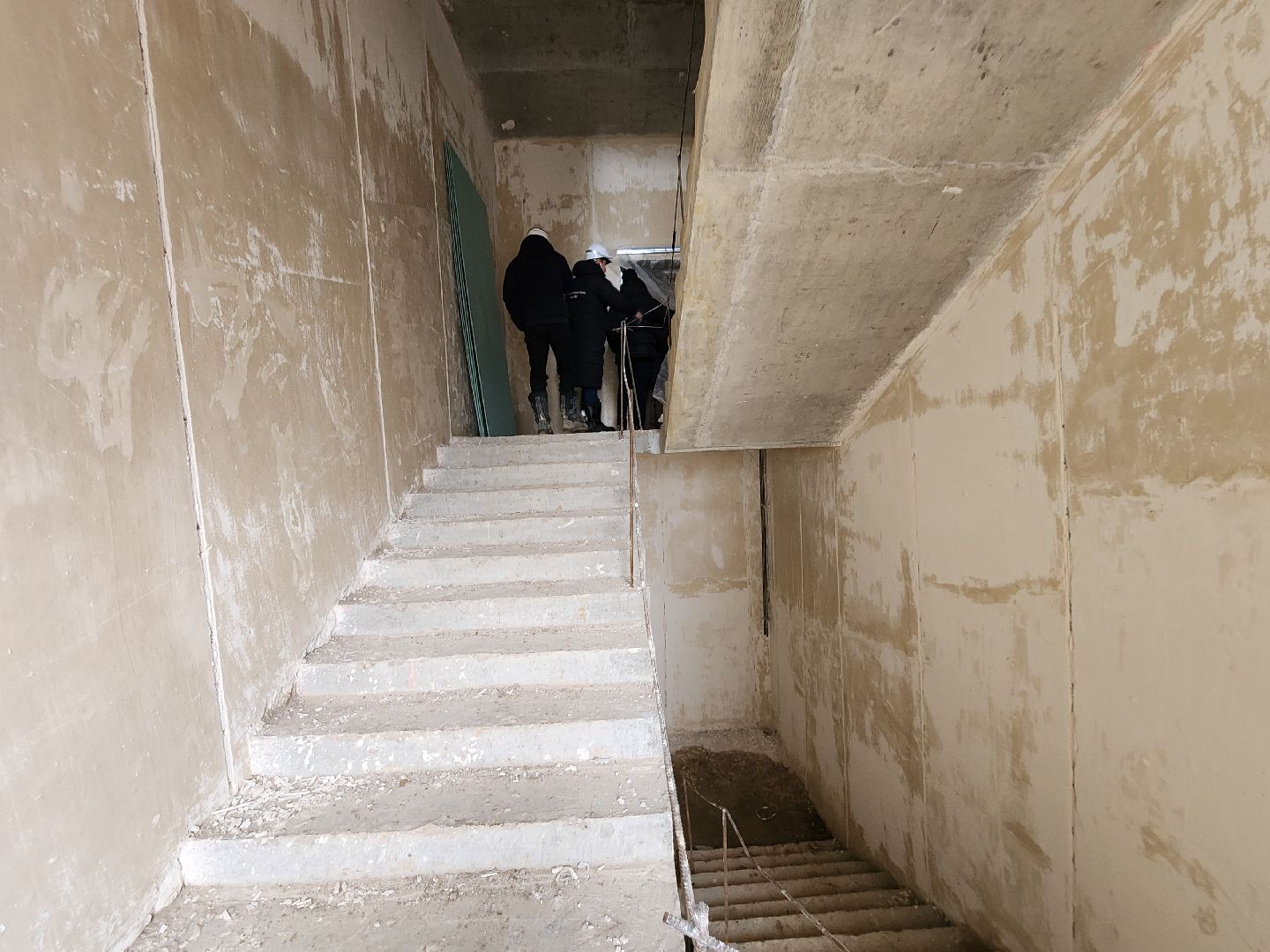 Чехов, школа 3, строительство пристройки на 200 мест, черновая отделка помещений, лестничные клетки, штукатурка, утепление фасада, монтаж инженерных сетей, госпрограмма московской области,