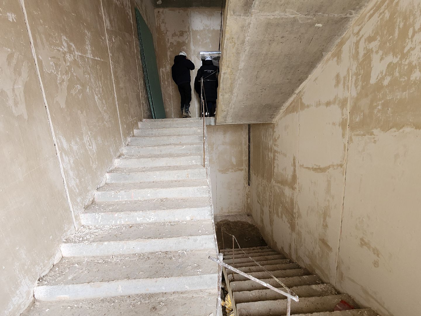 Чехов, школа 3, строительство пристройки на 200 мест, черновая отделка помещений, лестничные клетки, штукатурка, утепление фасада, монтаж инженерных сетей, госпрограмма московской области,